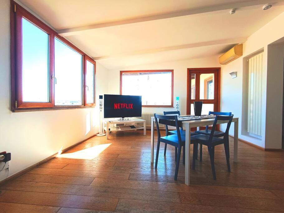 10 Min To Center Luxury Panoramic Penthouse *