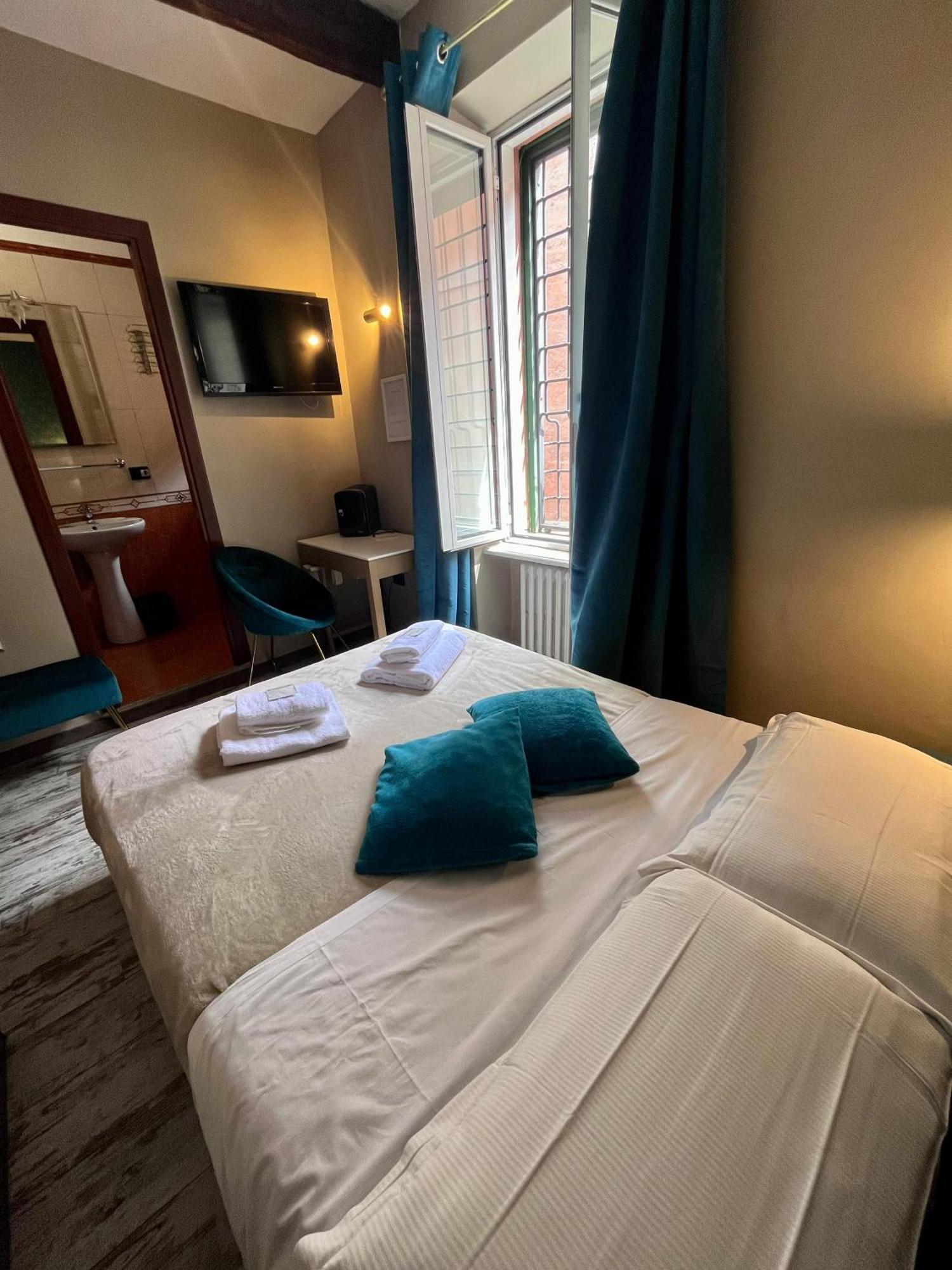 Hotel Domus Tiberina 2*