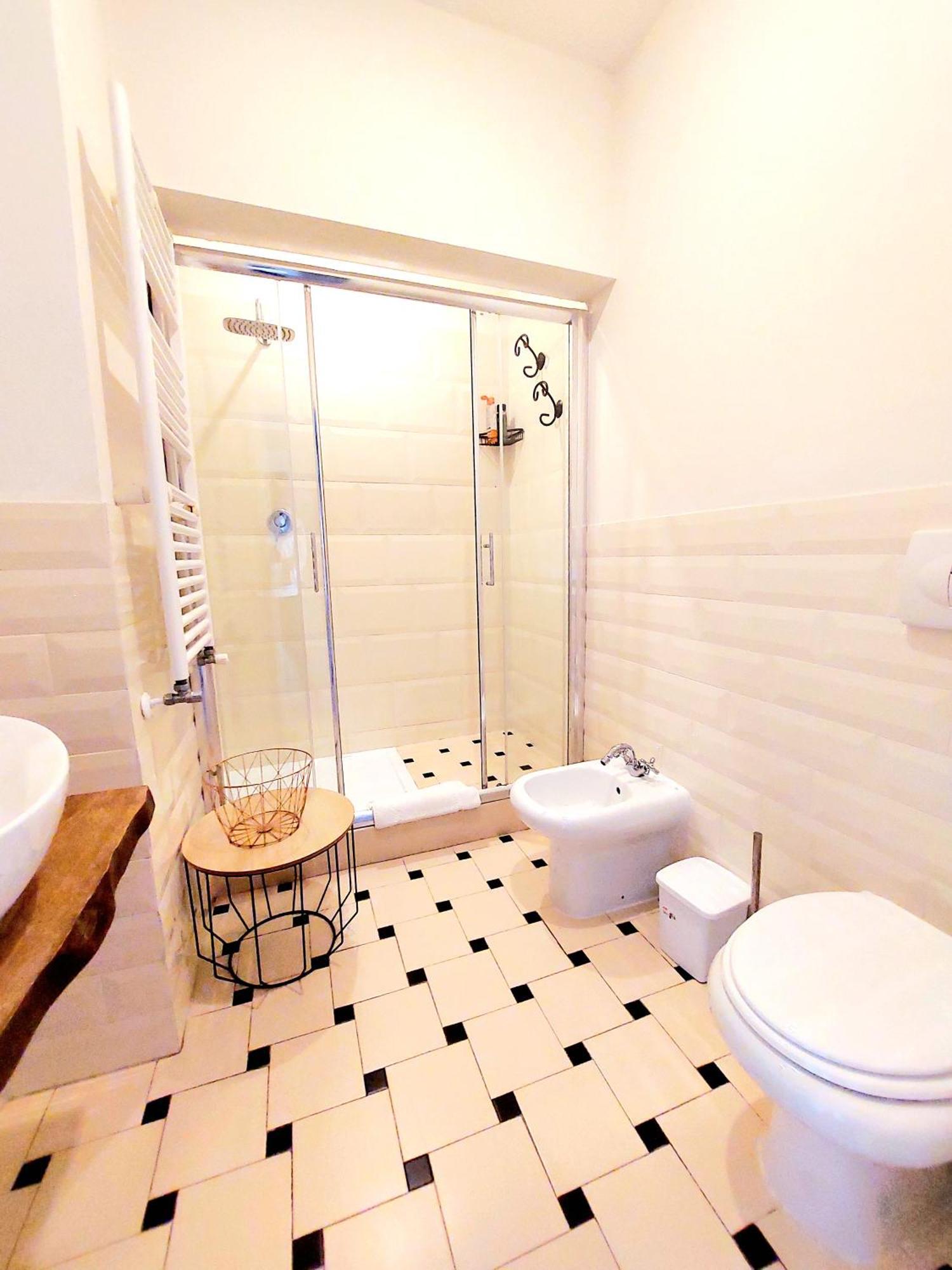 Vanity - 4 Bedrooms With 4 Bathrooms - Ac & Wifi Roma