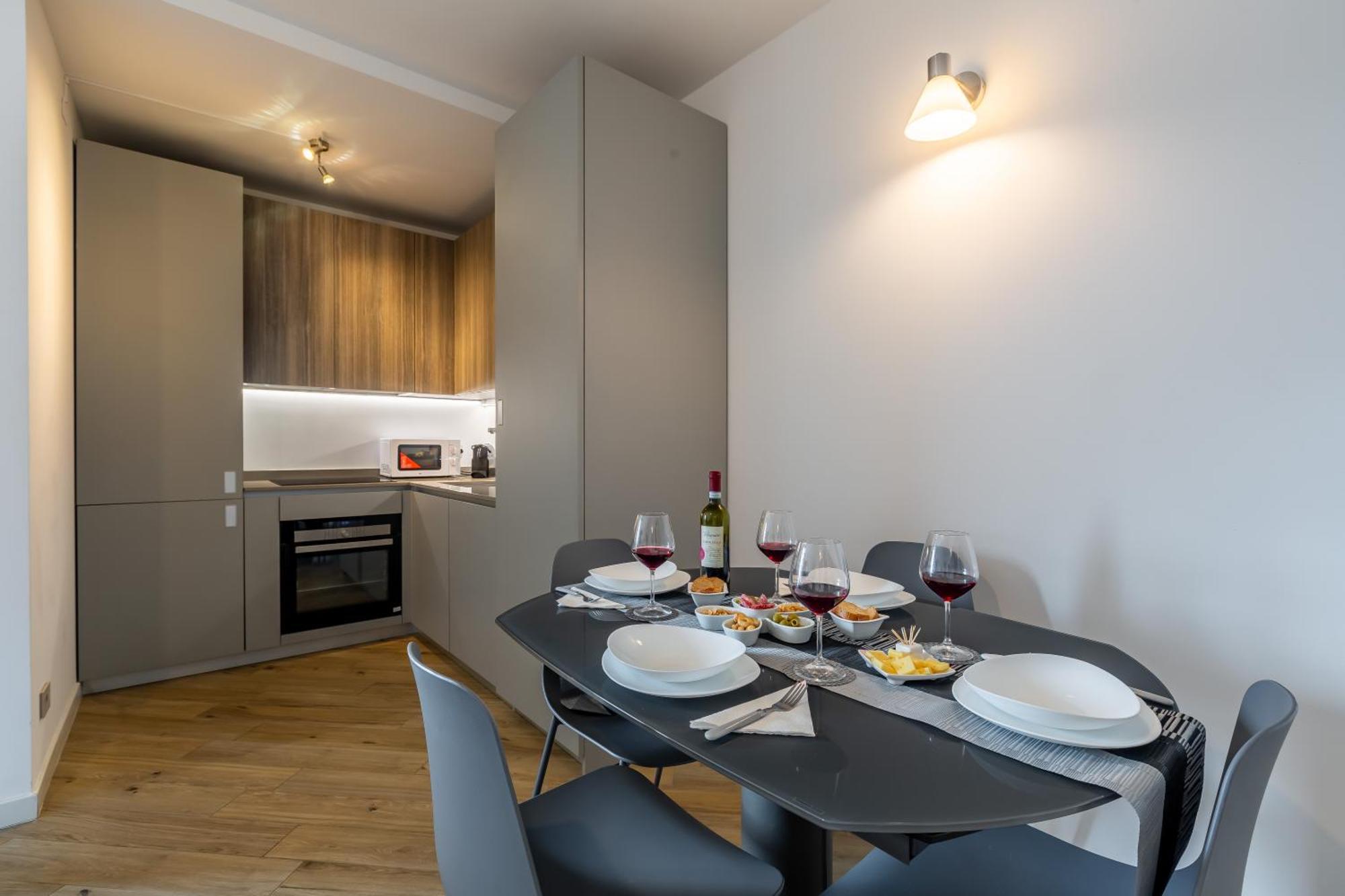 Aurealiving - Trastevere With Rooftop & Gym, Your Place In Apartamento Roma