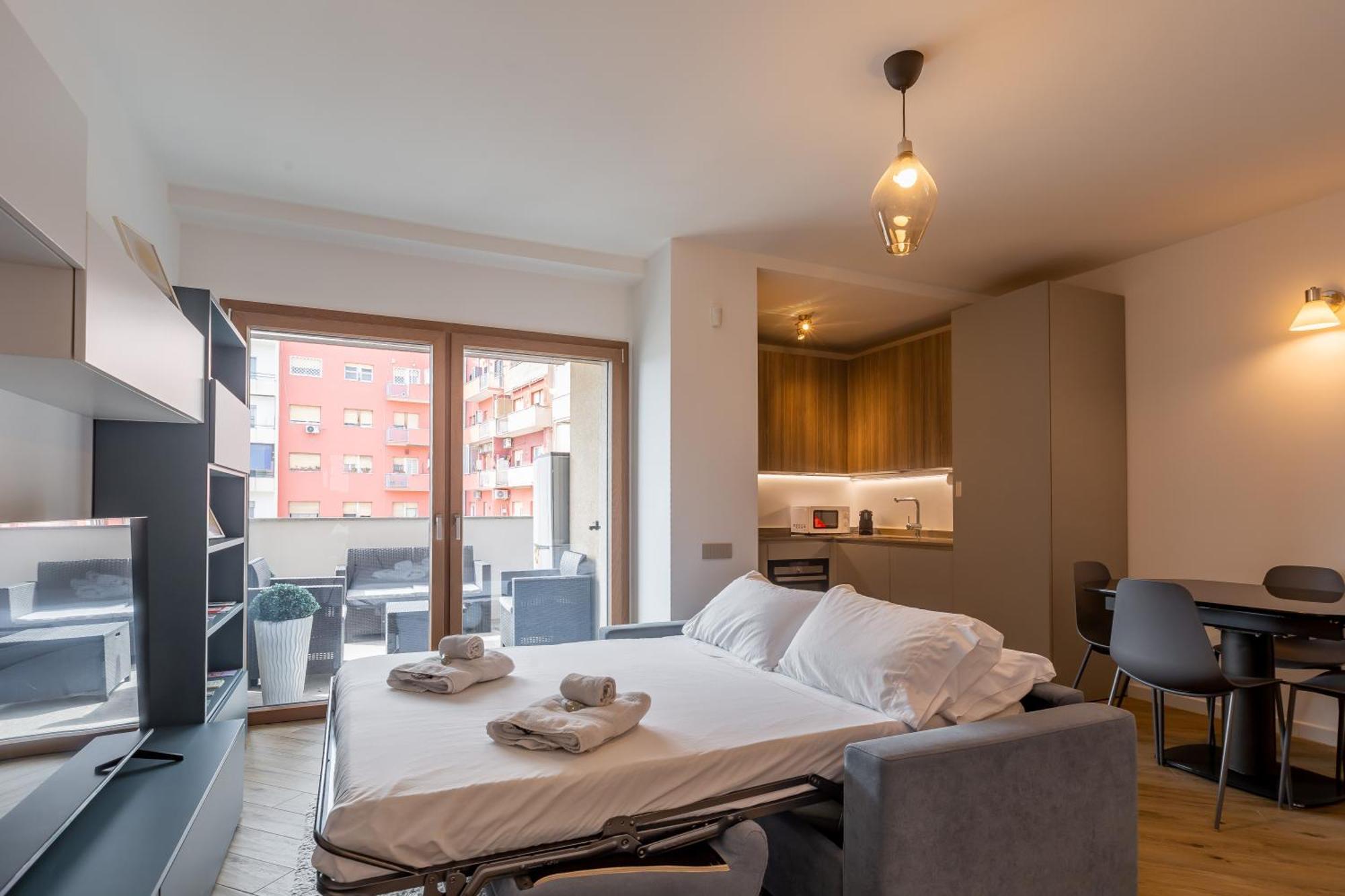 Aurealiving - Trastevere With Rooftop & Gym, Your Place In Apartamento
