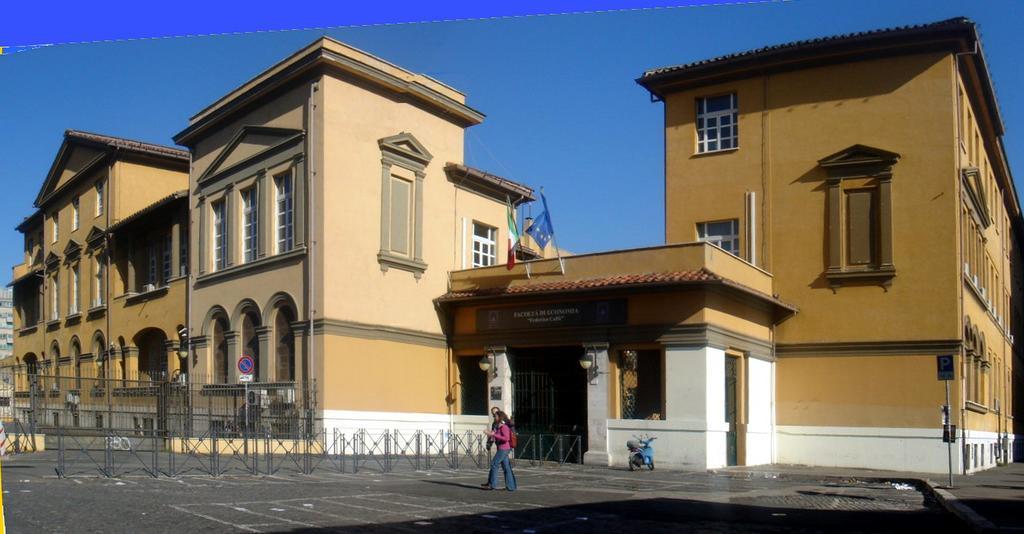 Simon House