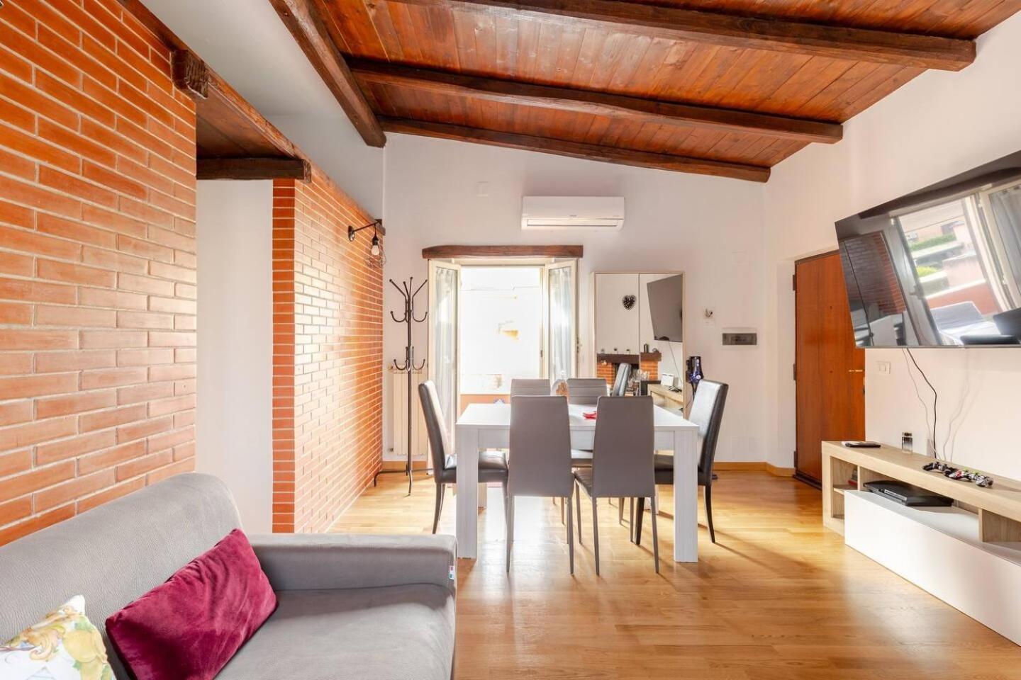 Terrace Of Roma