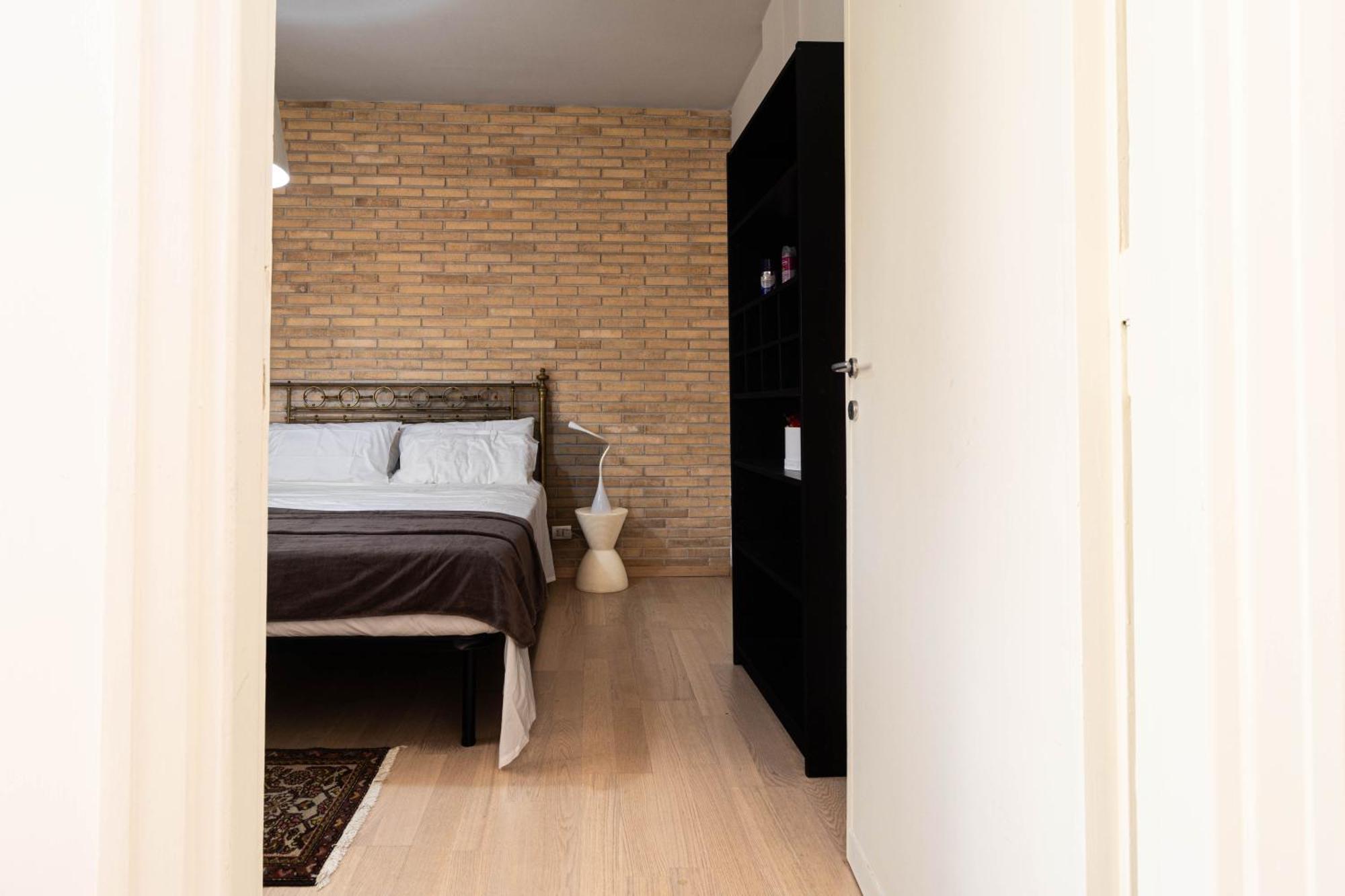 Centro * * * * *- S.croce In Gerusalemme Loft Apartment Rome