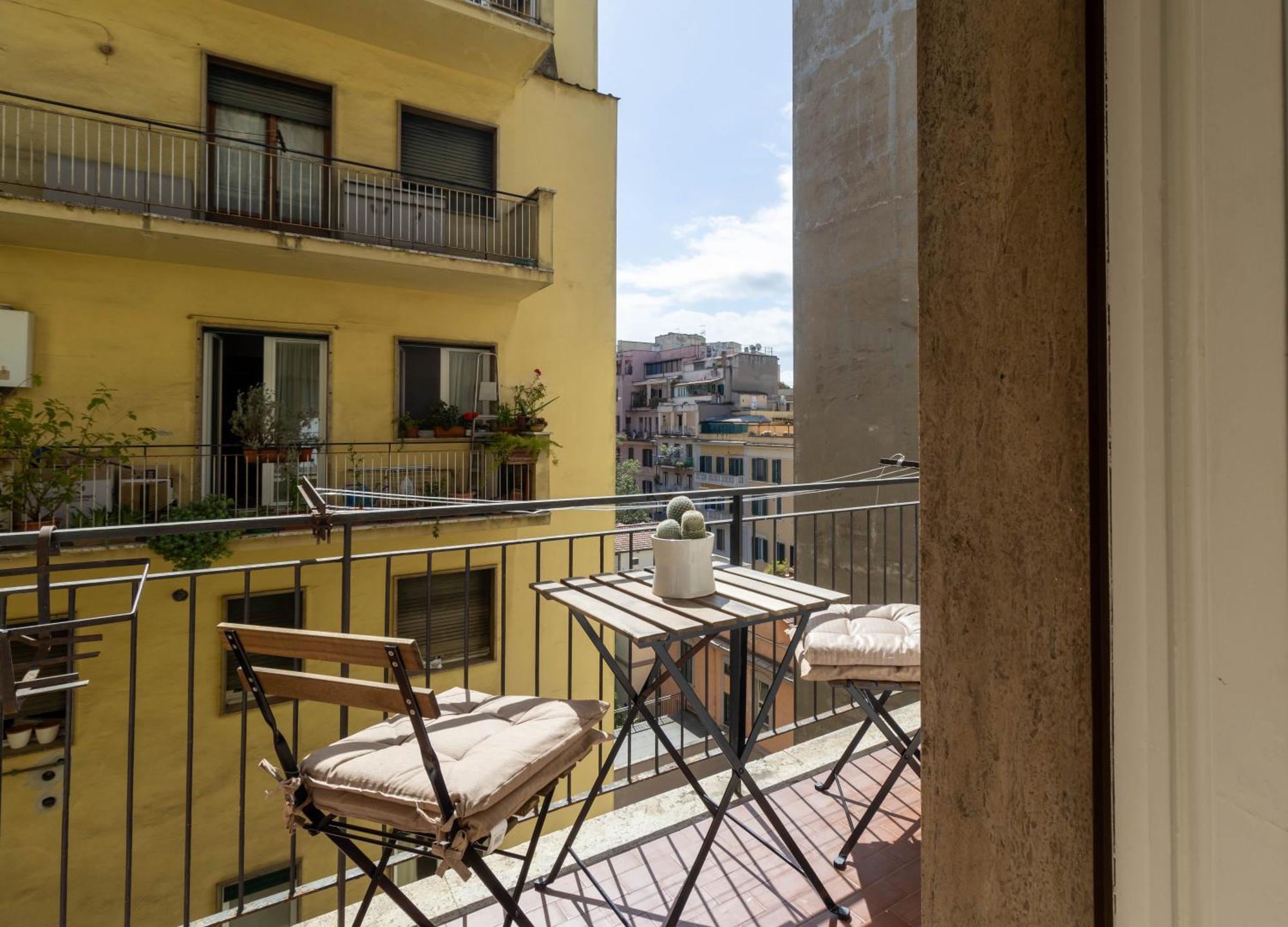 Centro * * * * *- S.croce In Gerusalemme Loft Apartment *