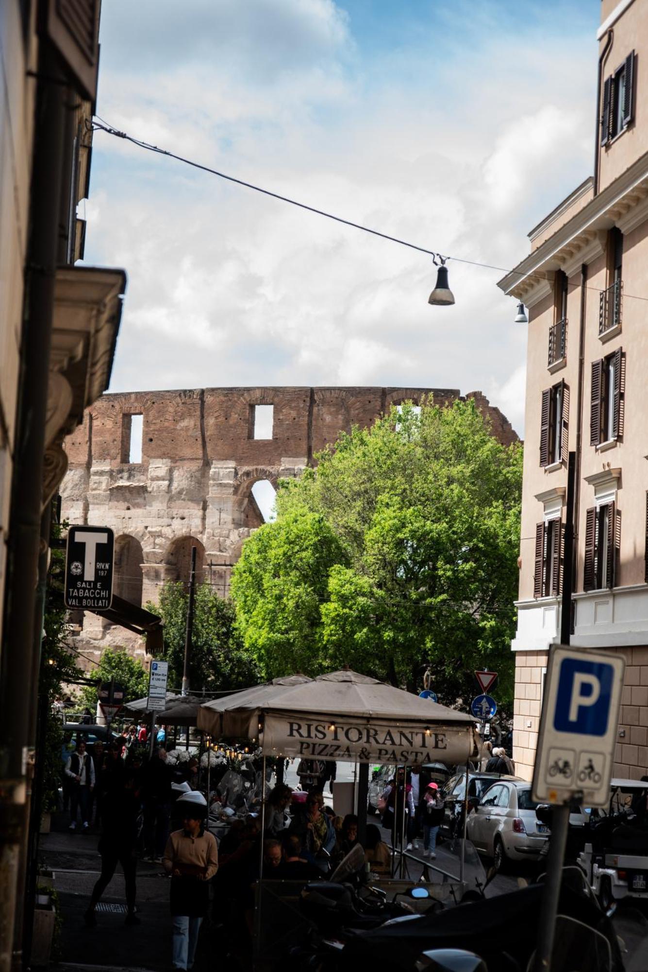 Oliviero - Colosseum View With Terrace Apartamento Roma