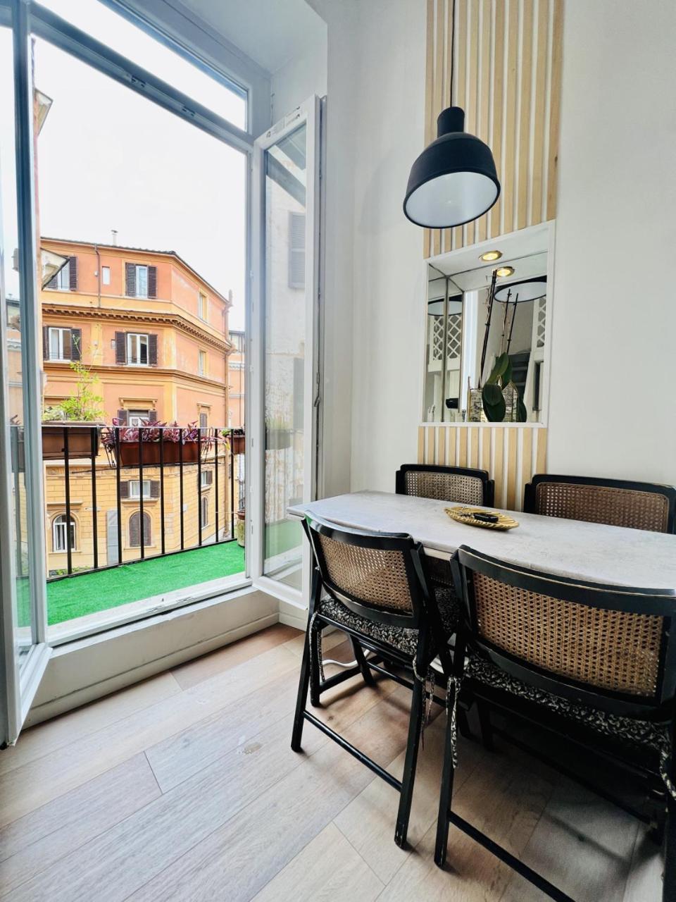 Srental House *