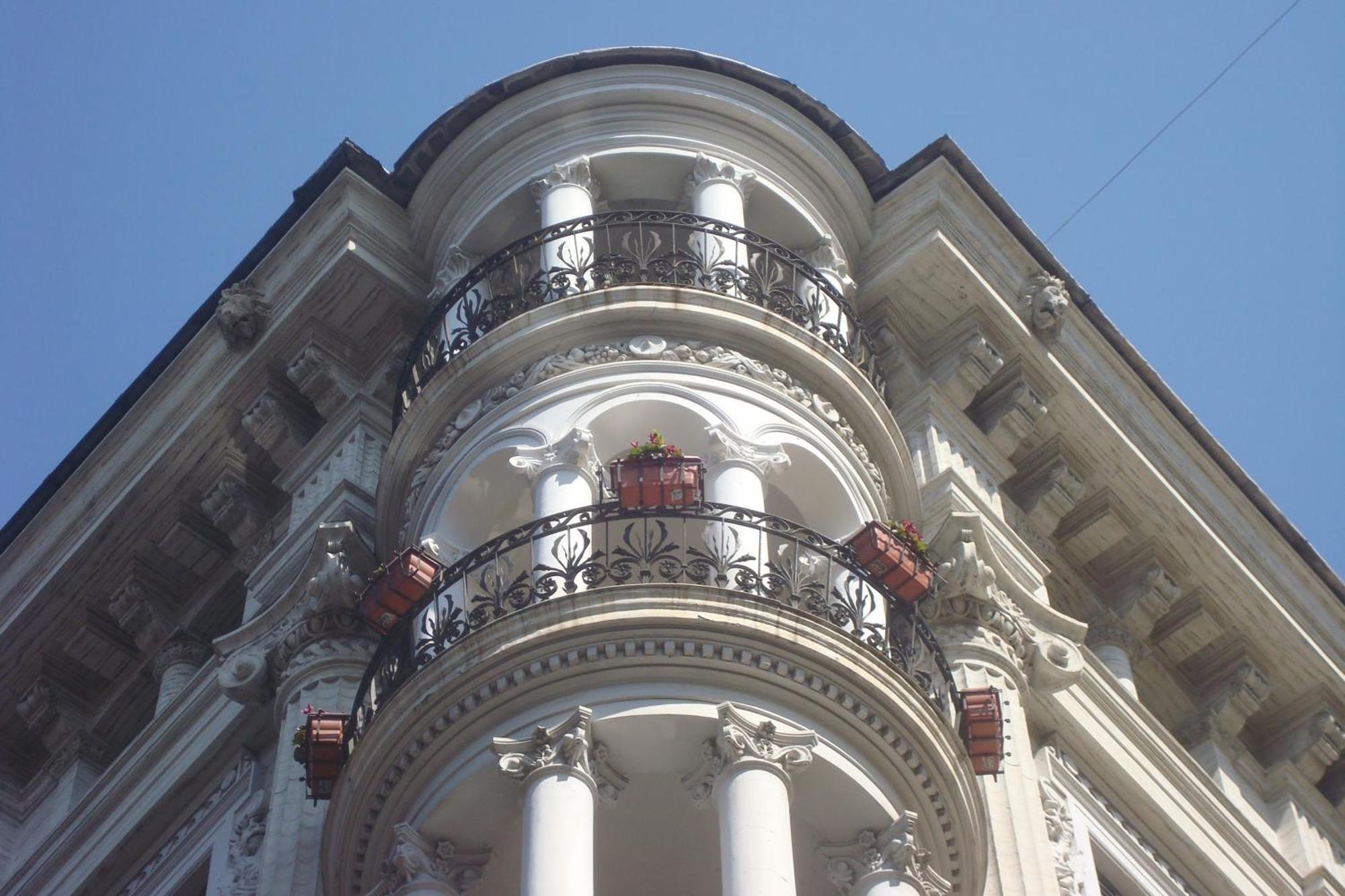 Le Petit Hotell 3*
