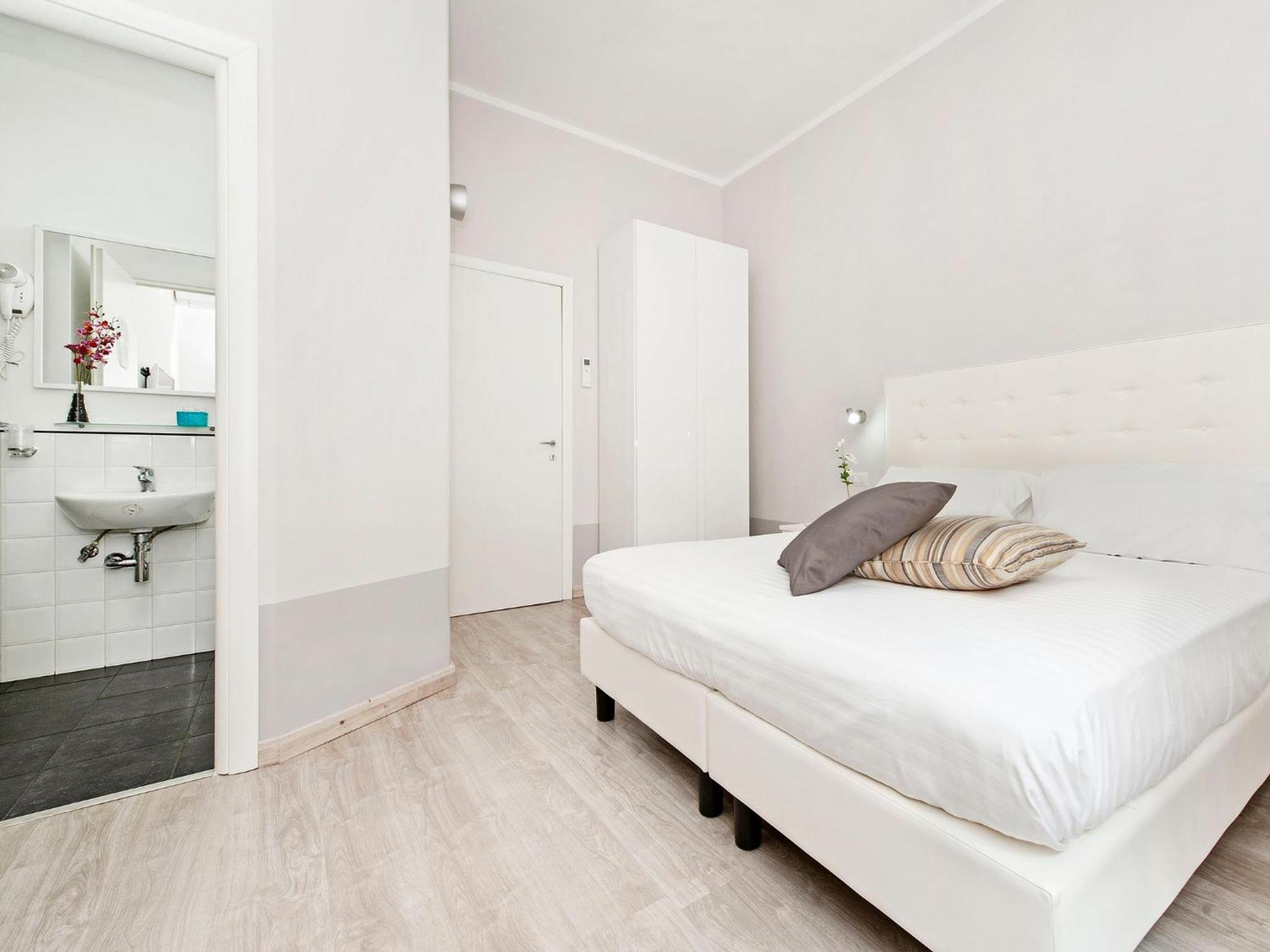 White Colosseo Bed & Breakfast 2*