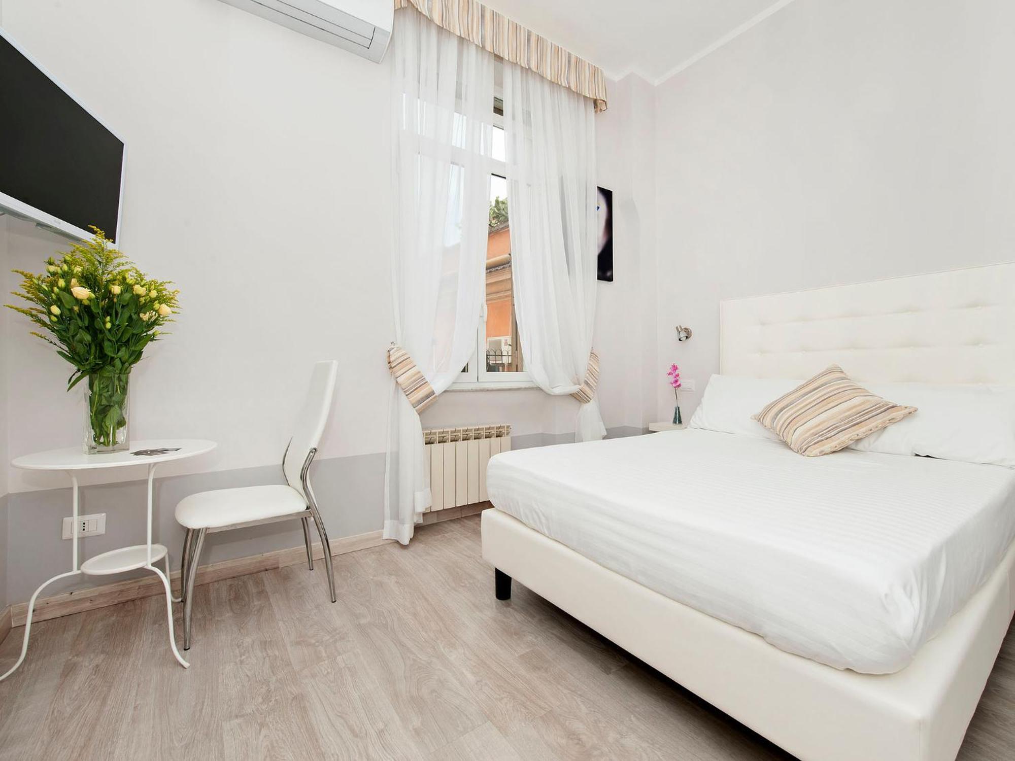 White Colosseo Bed & Breakfast 2*