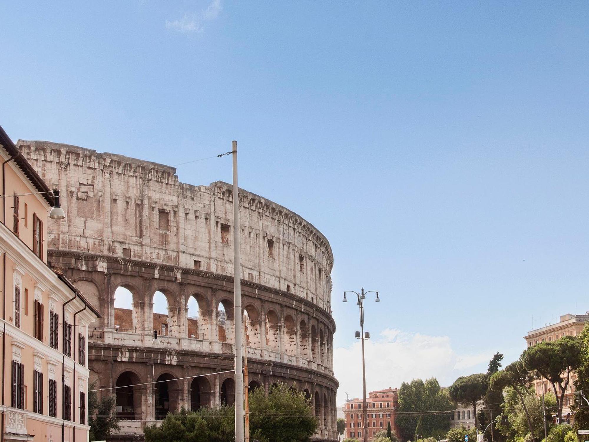 White Colosseo 2*
