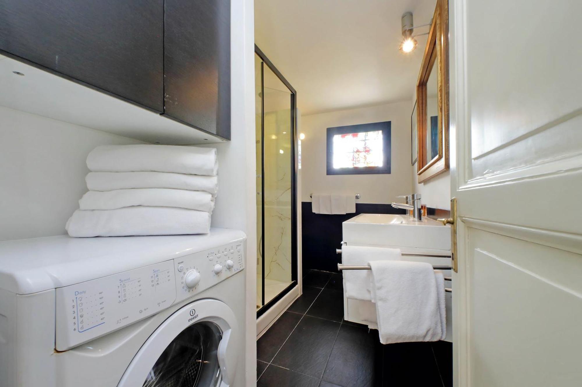 Michelangelo Charmsuite * Roma