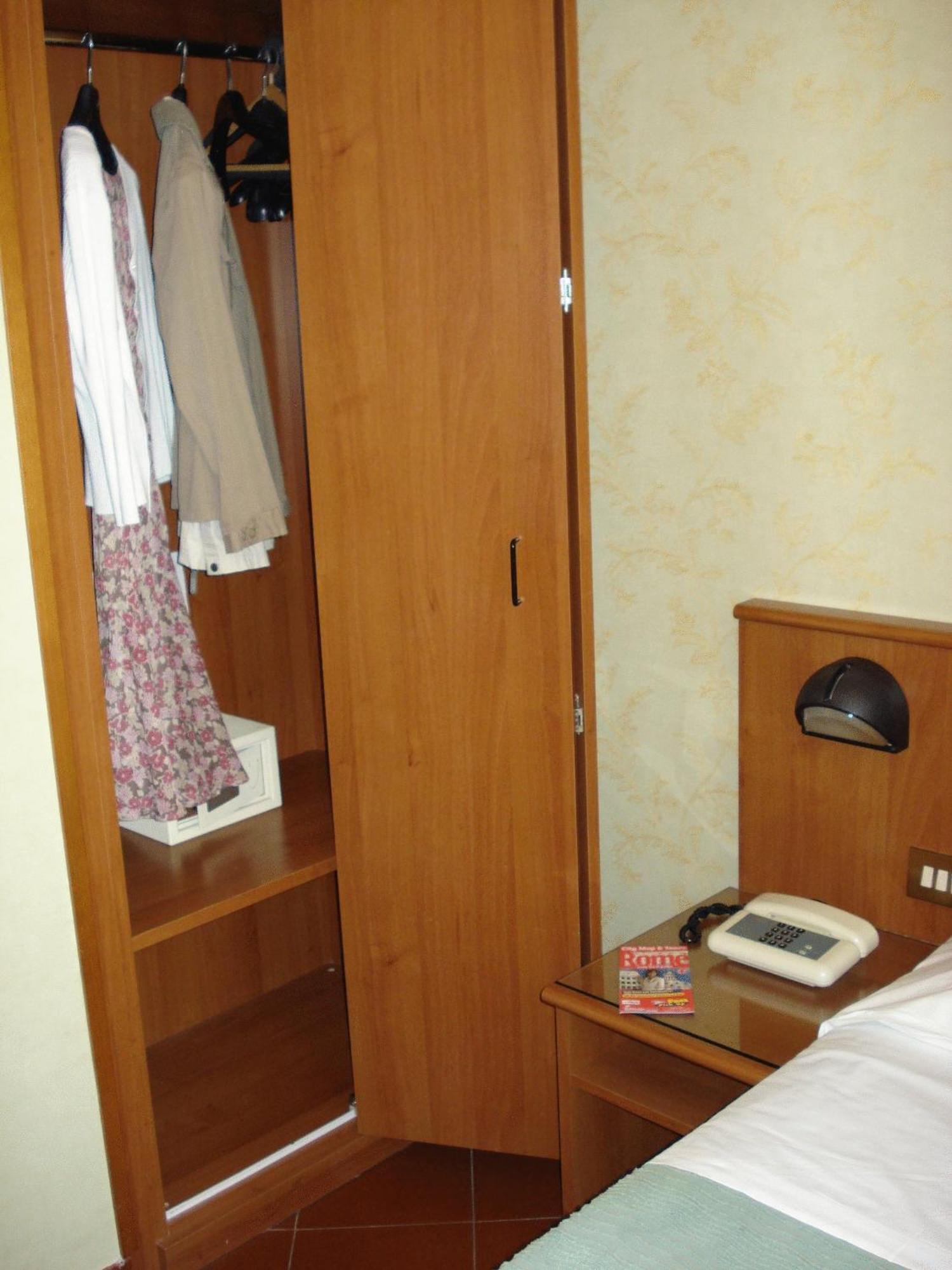 Hotell Hotel Corona Roma