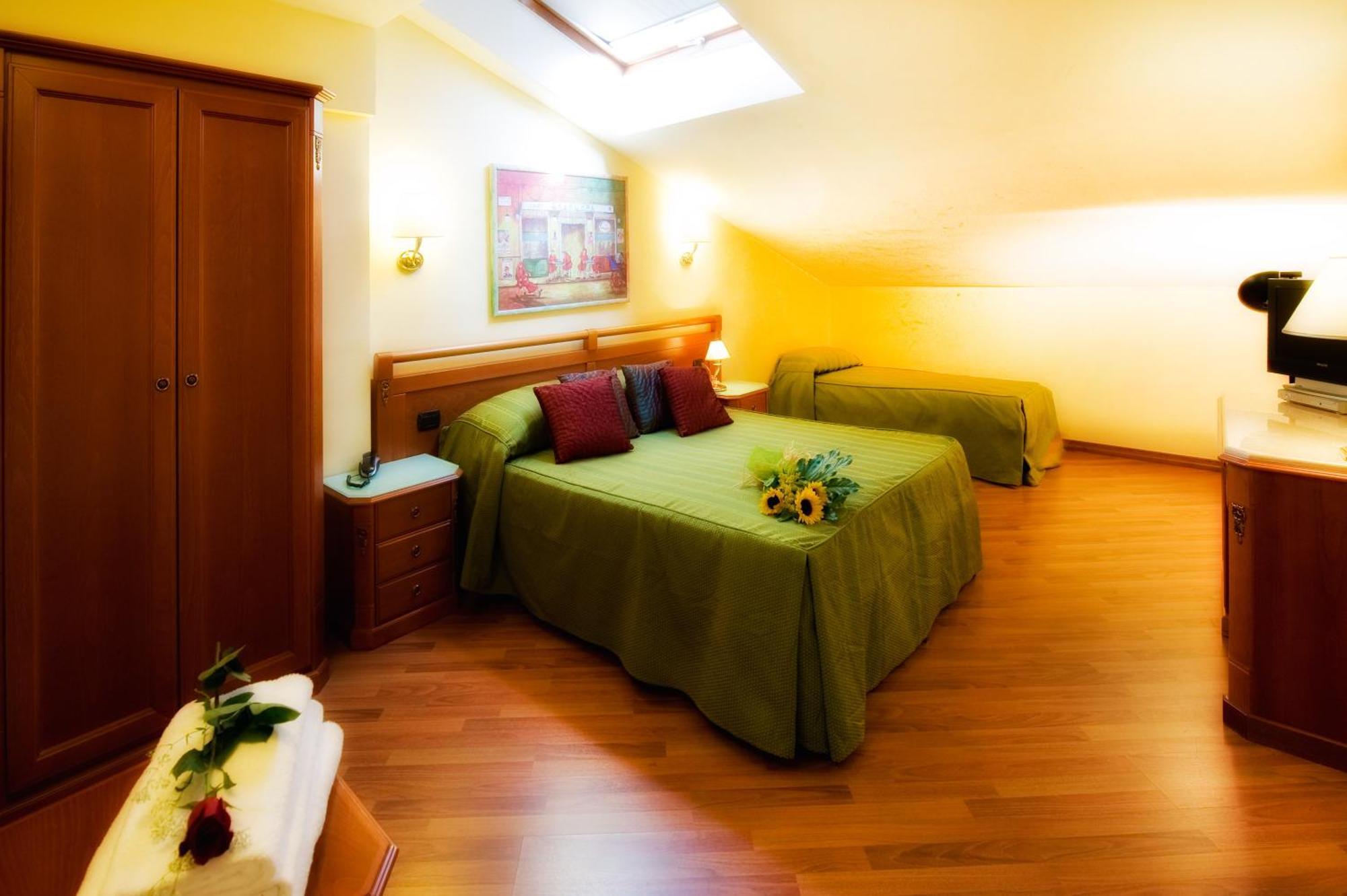 Hotell Bright 3*