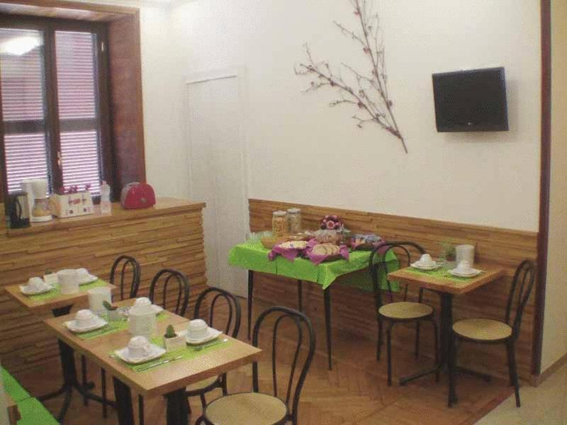 Acomodação com café da manhã  La Casa Di Rosy Roma