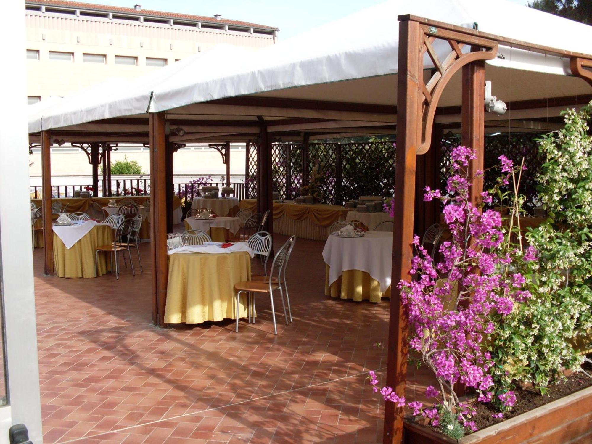 Hotell Eur Parco Dei Pini 3*