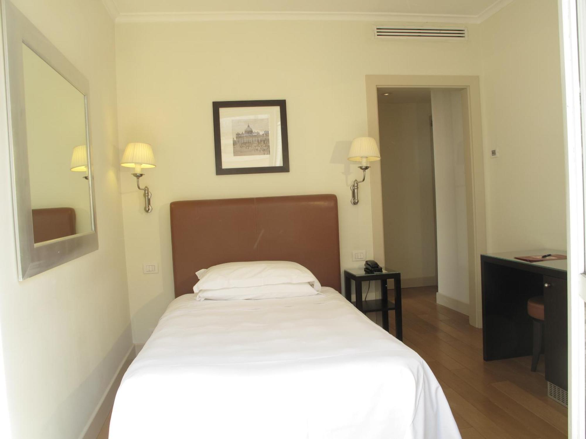 Hotel Santa Chiara 3*