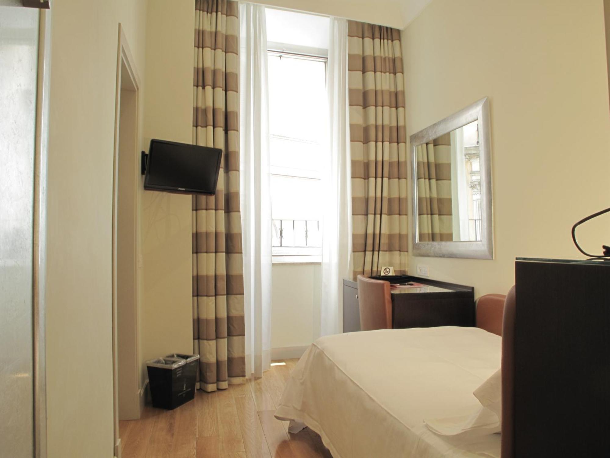 Hotel Santa Chiara Roma