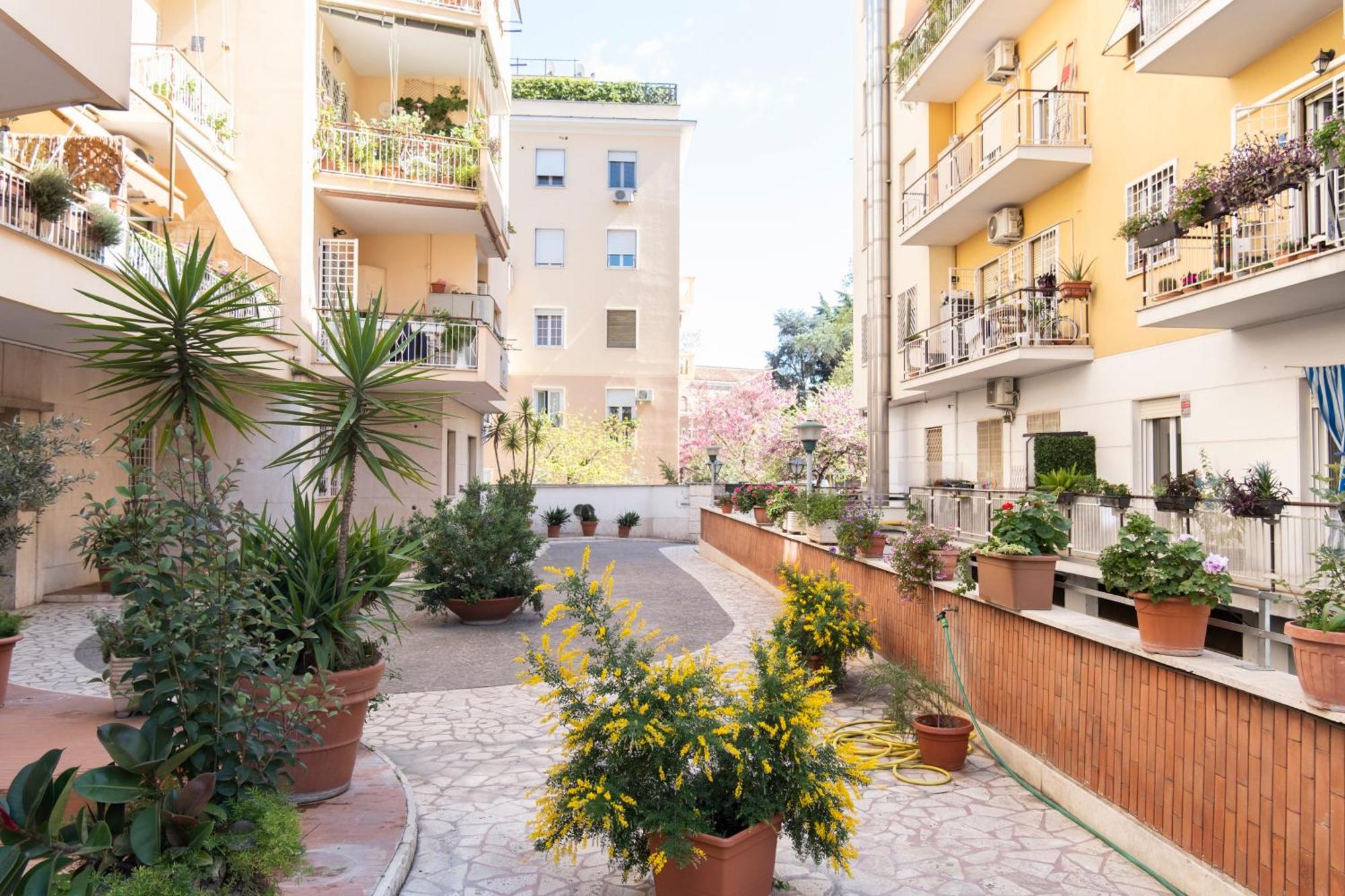 Appartamento With Garden In Porta Latina Roma