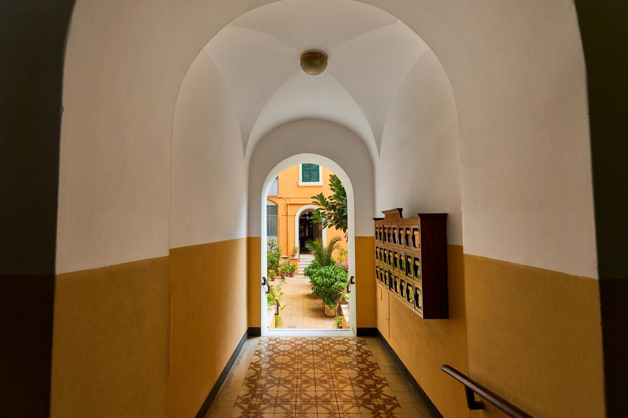 Apartment Labi Colossevm *