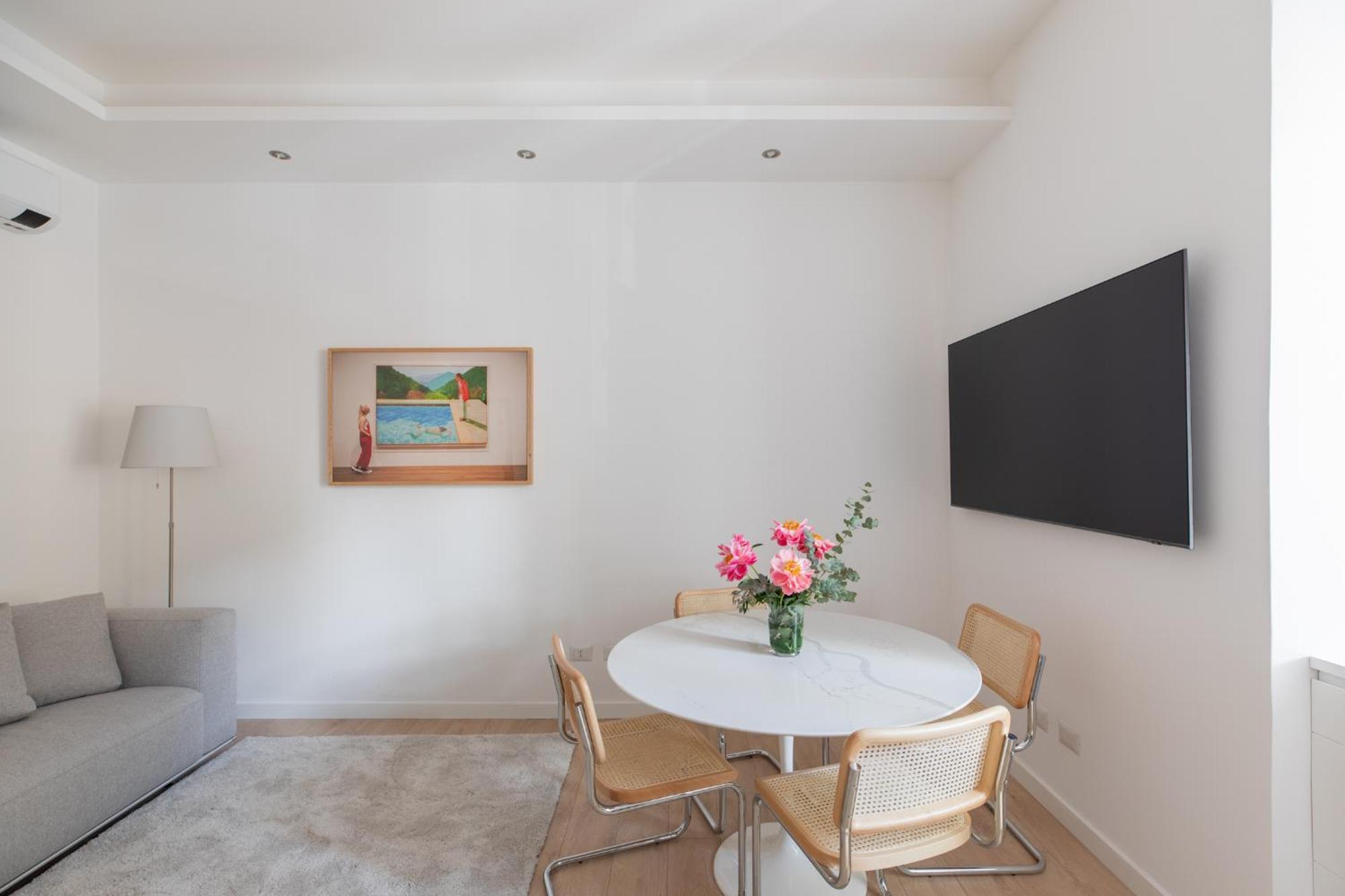 Iflat Vatican 2 Bedroom Design Roma