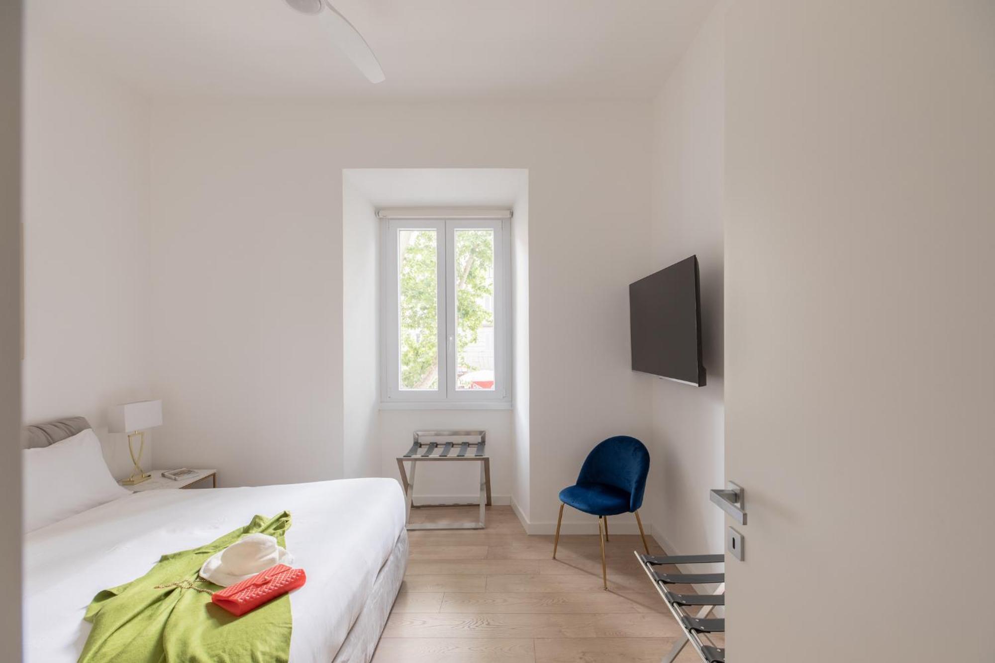 Iflat Vatican 2 Bedroom Design Roma