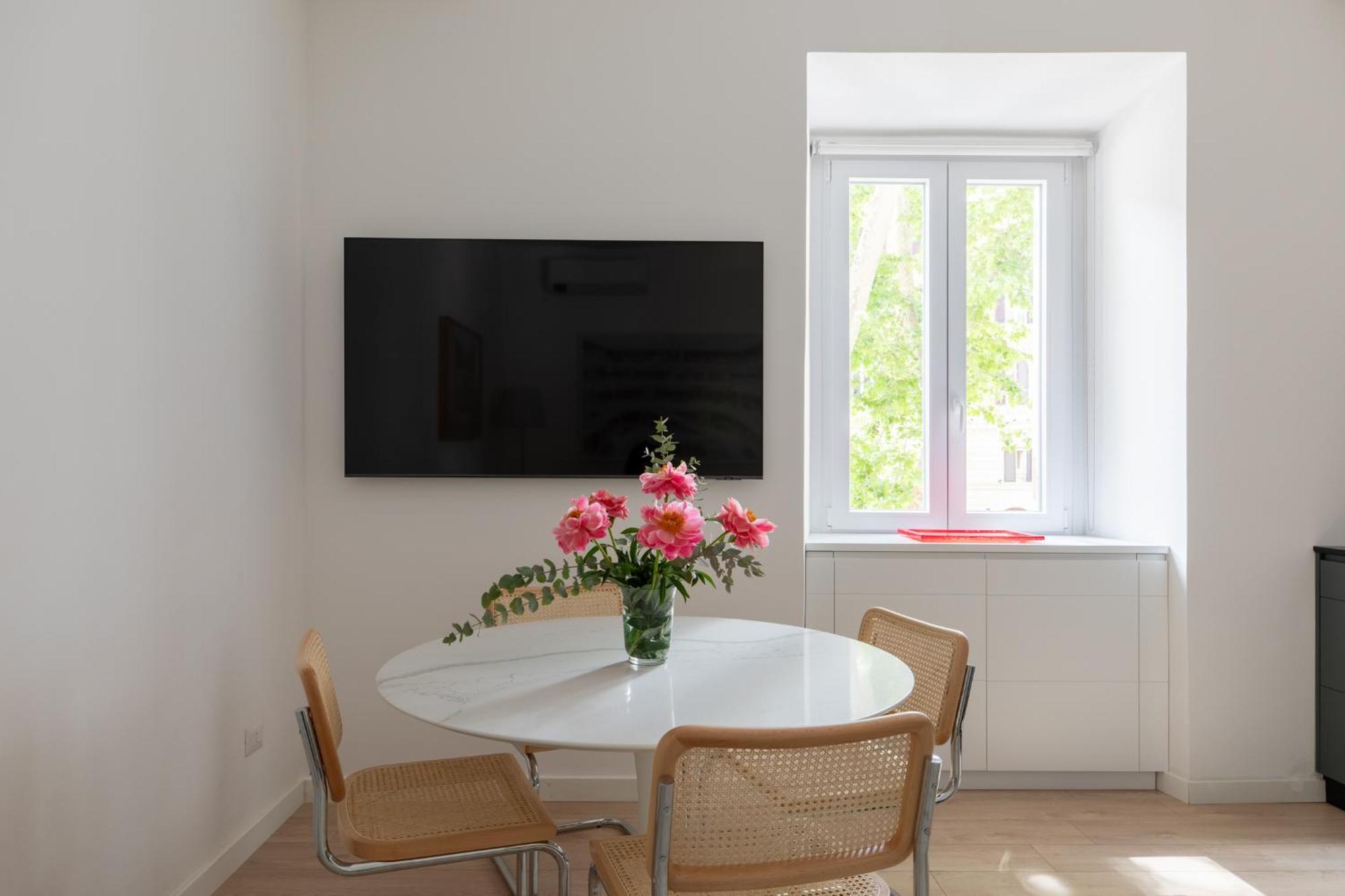 Iflat Vatican 2 Bedroom Design Roma