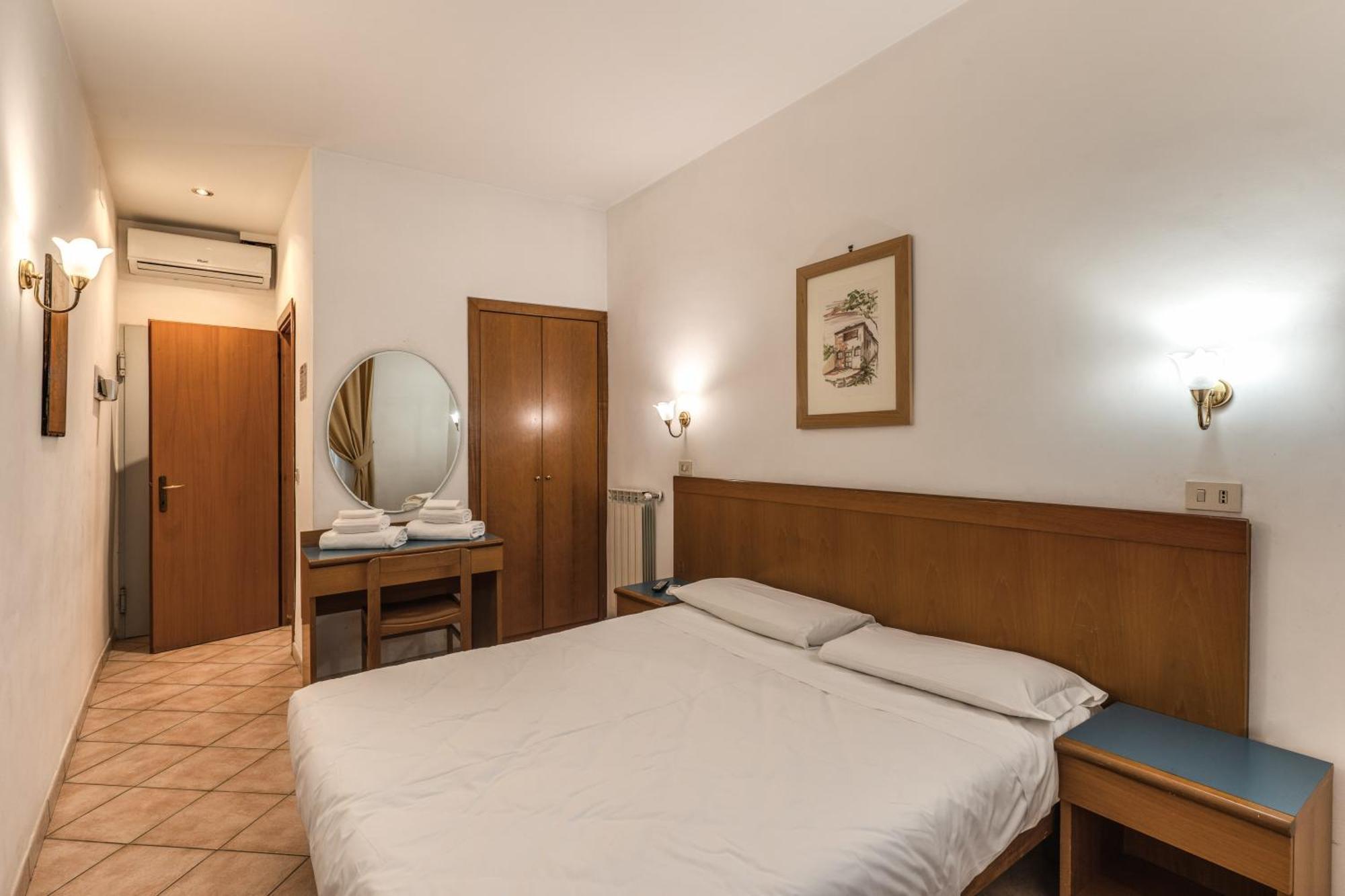 Hotel Pomezia