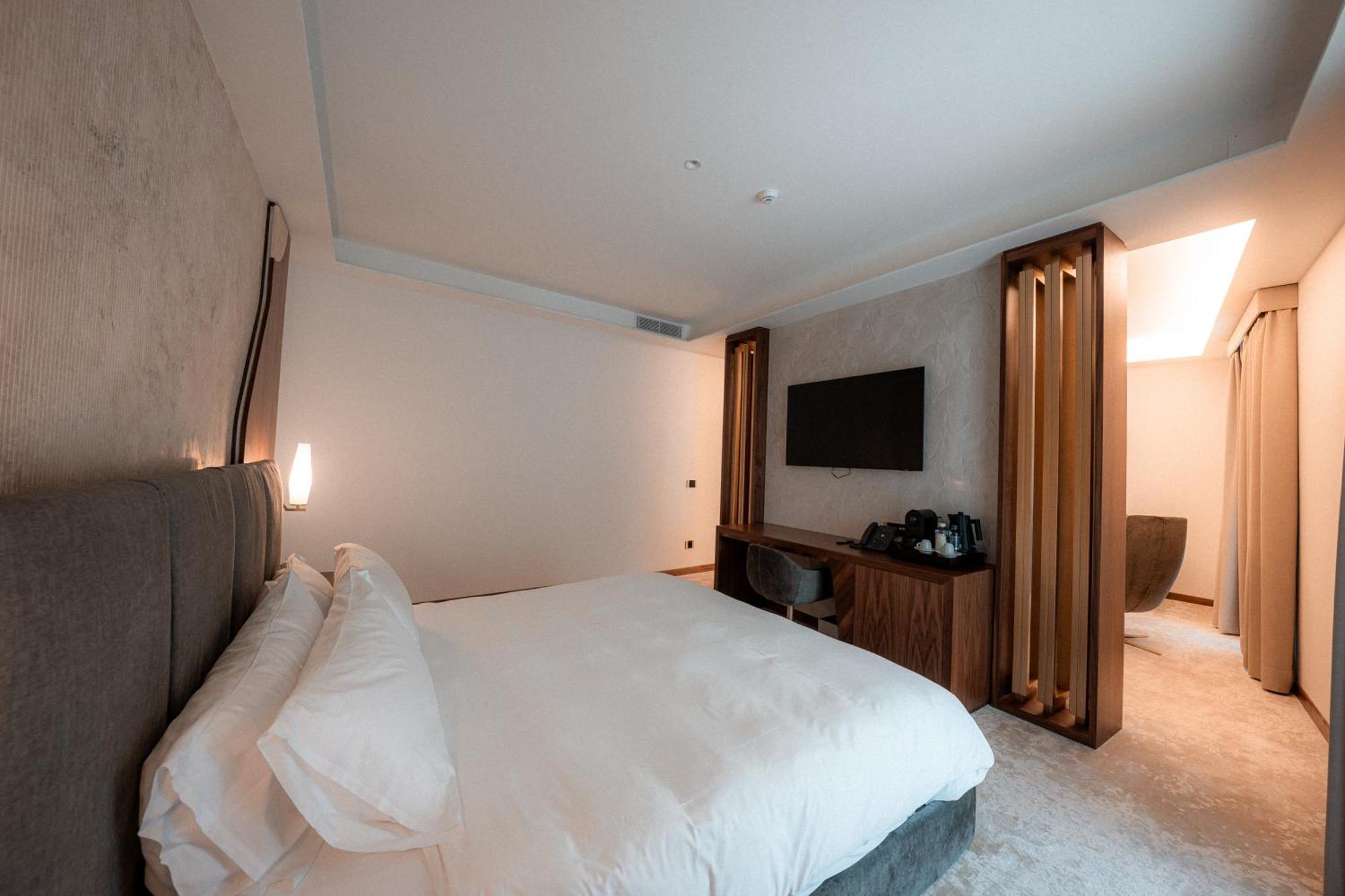 Via Veneto Hotel Roma