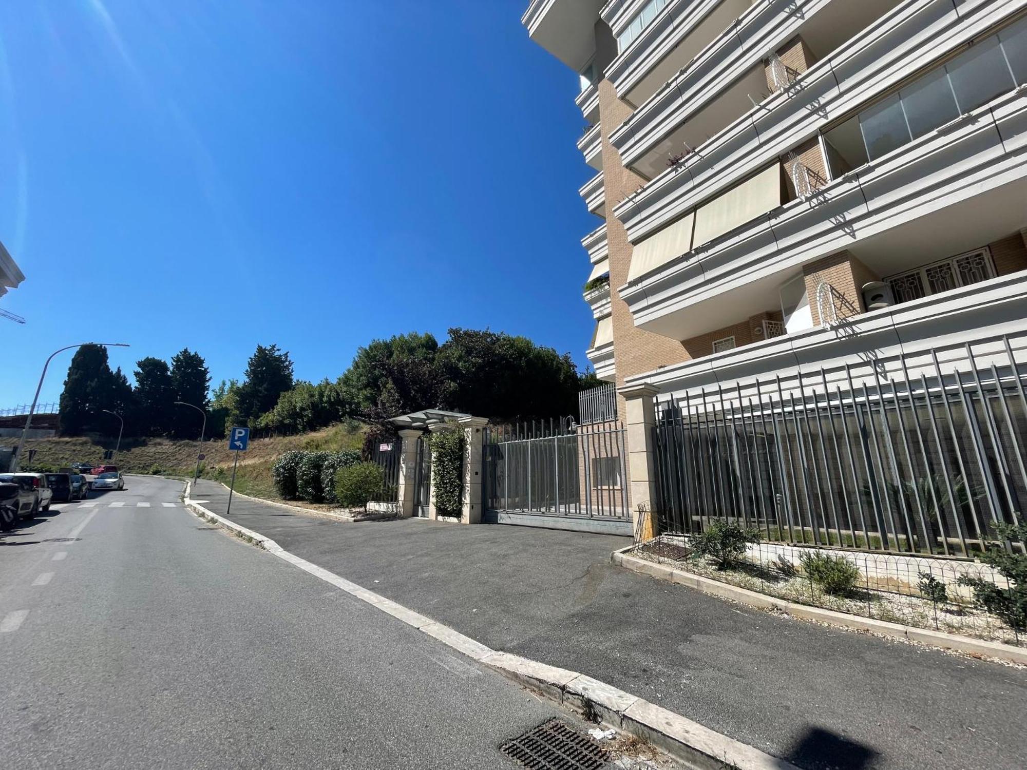 Jubilee Panoramic View In Near Vatican Apartment