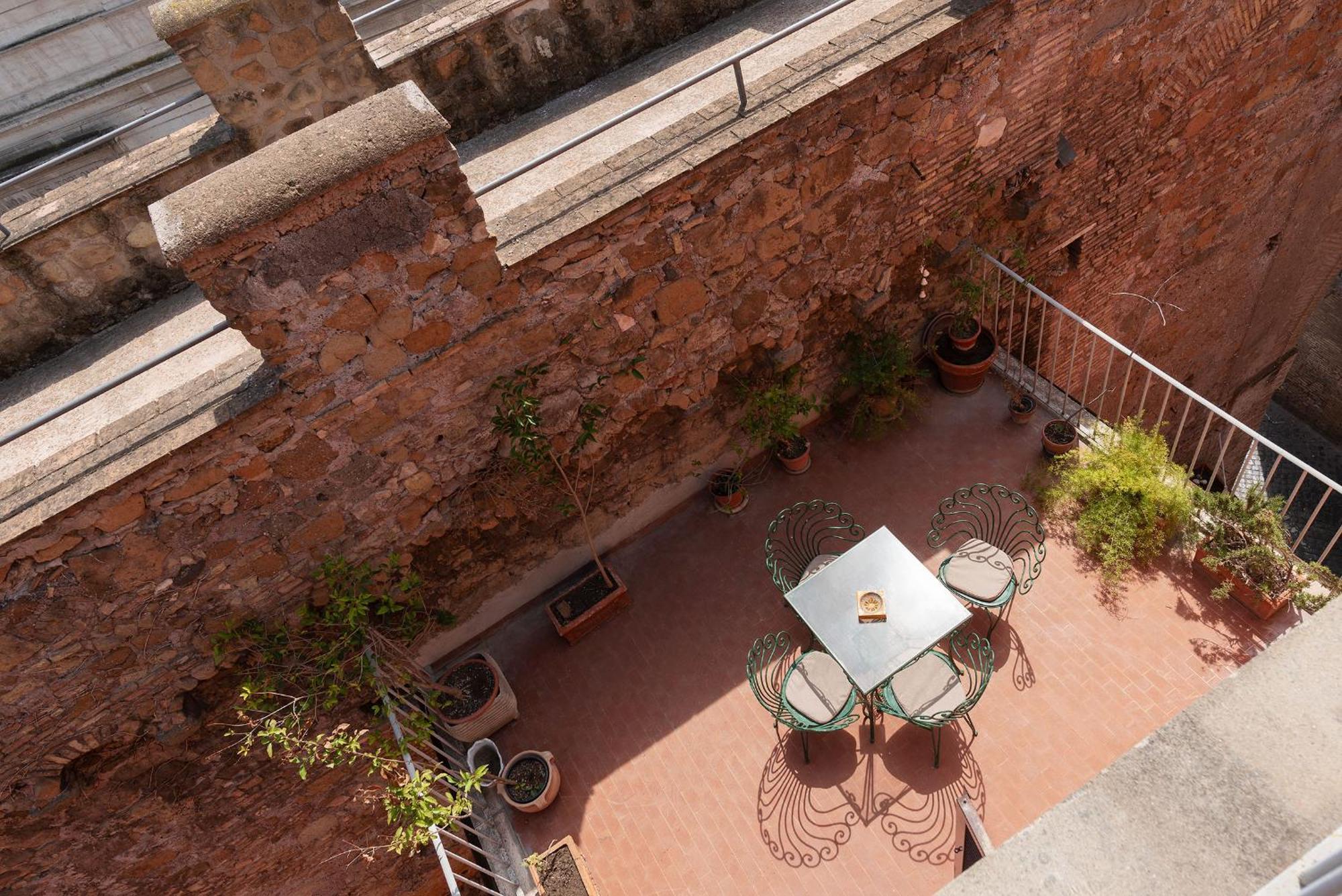 2 Bedroom Flat With Vatican Terrace