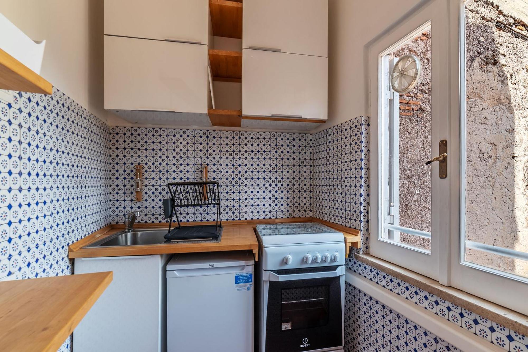 2 Bedroom Flat With Vatican Terrace *