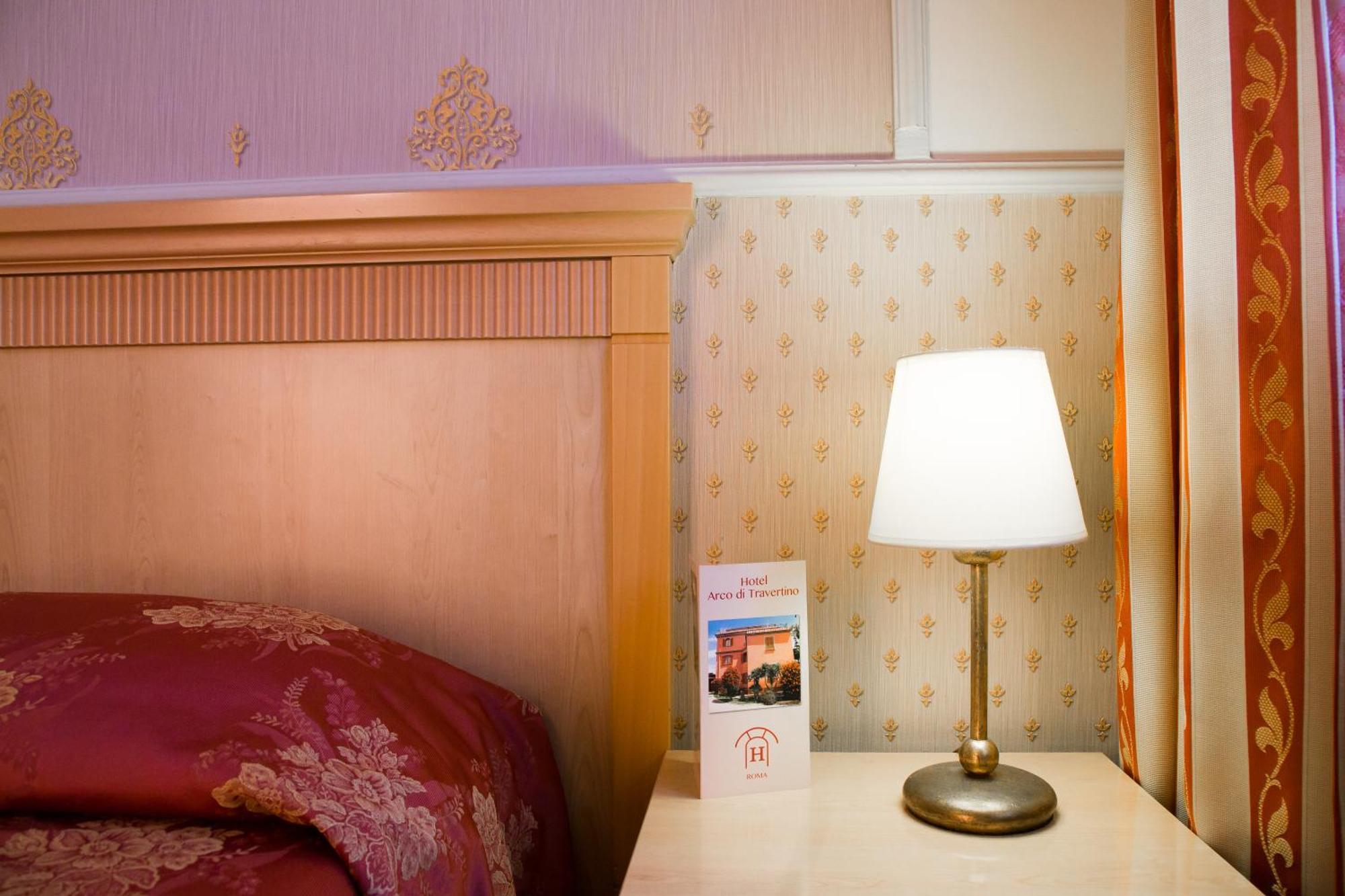 Arco Di Travertino Hotell Roma