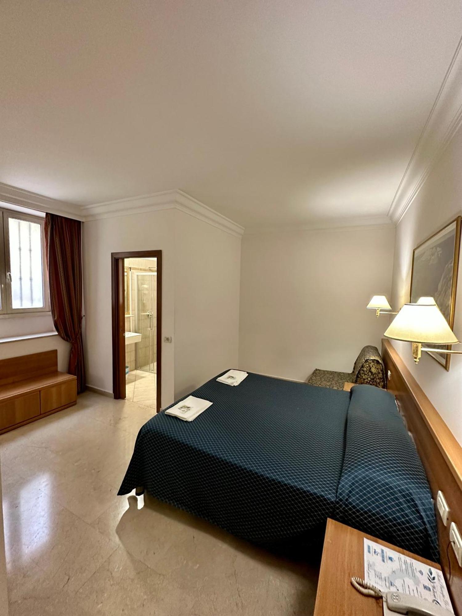 Principe Di Piemonte Hotel Rom