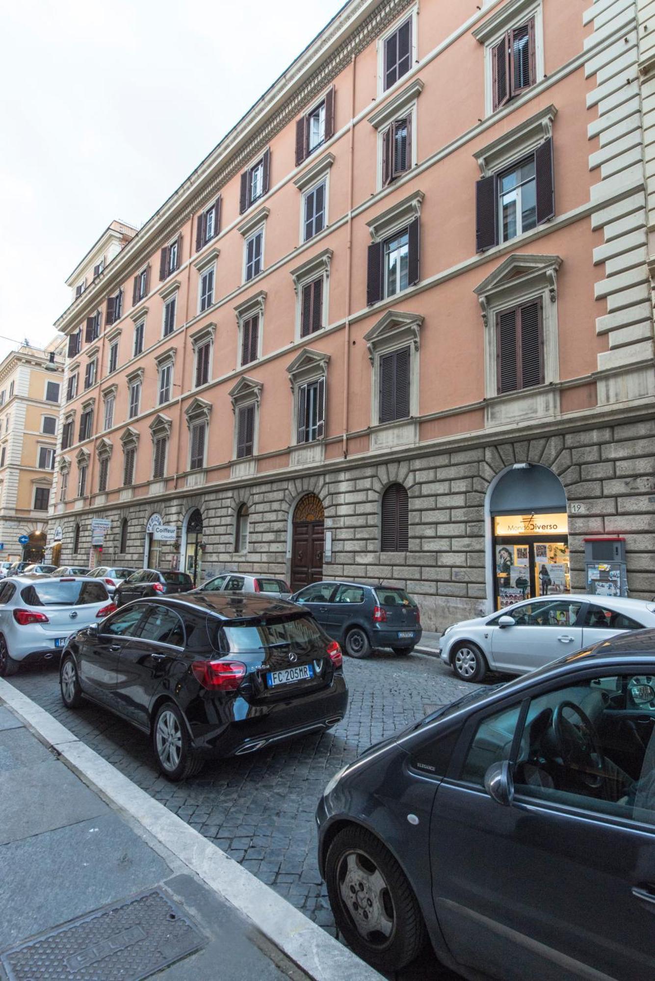 House Montebello Apartment Rome