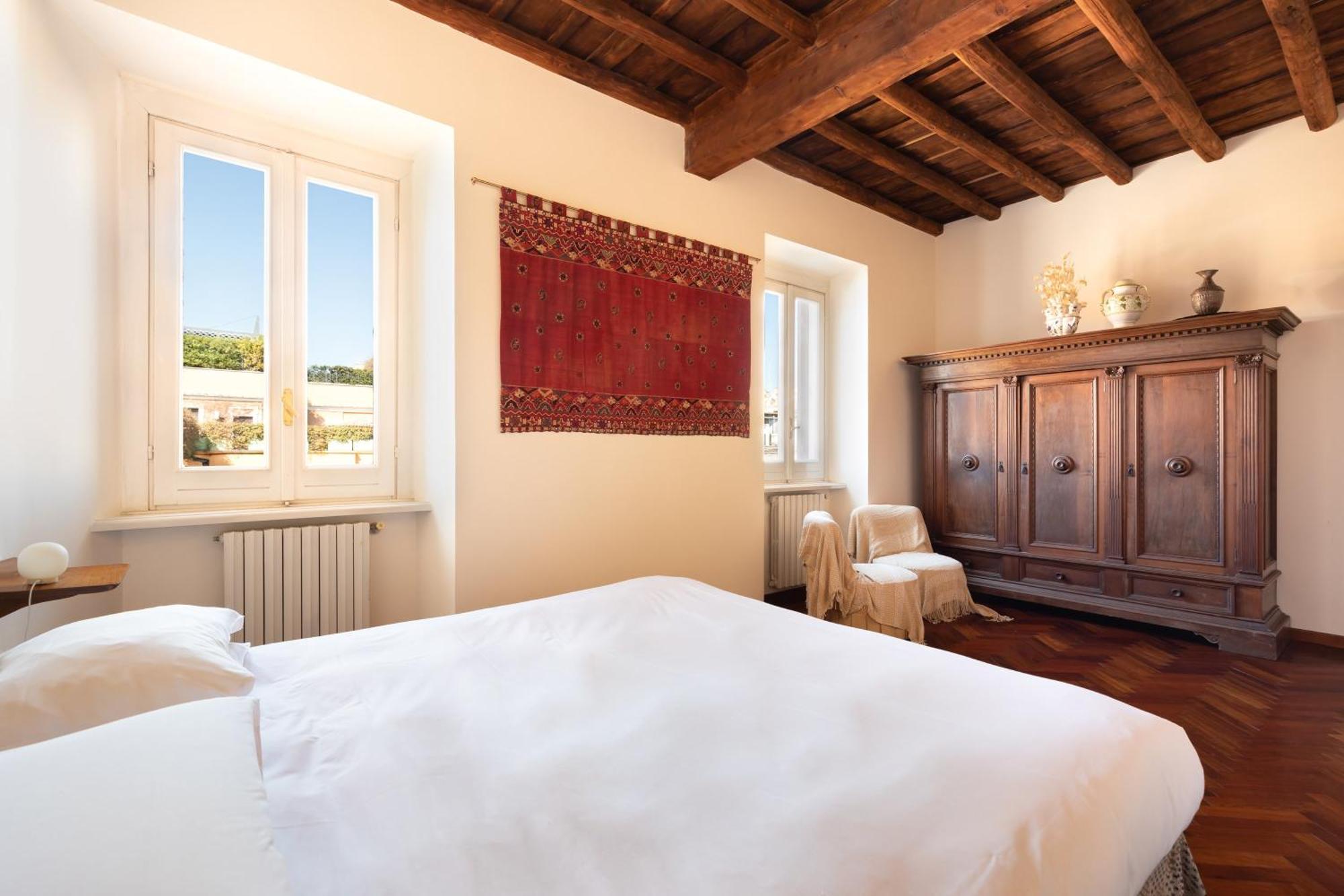 Trevi Comfortable With Terrace | Romeloft Rome