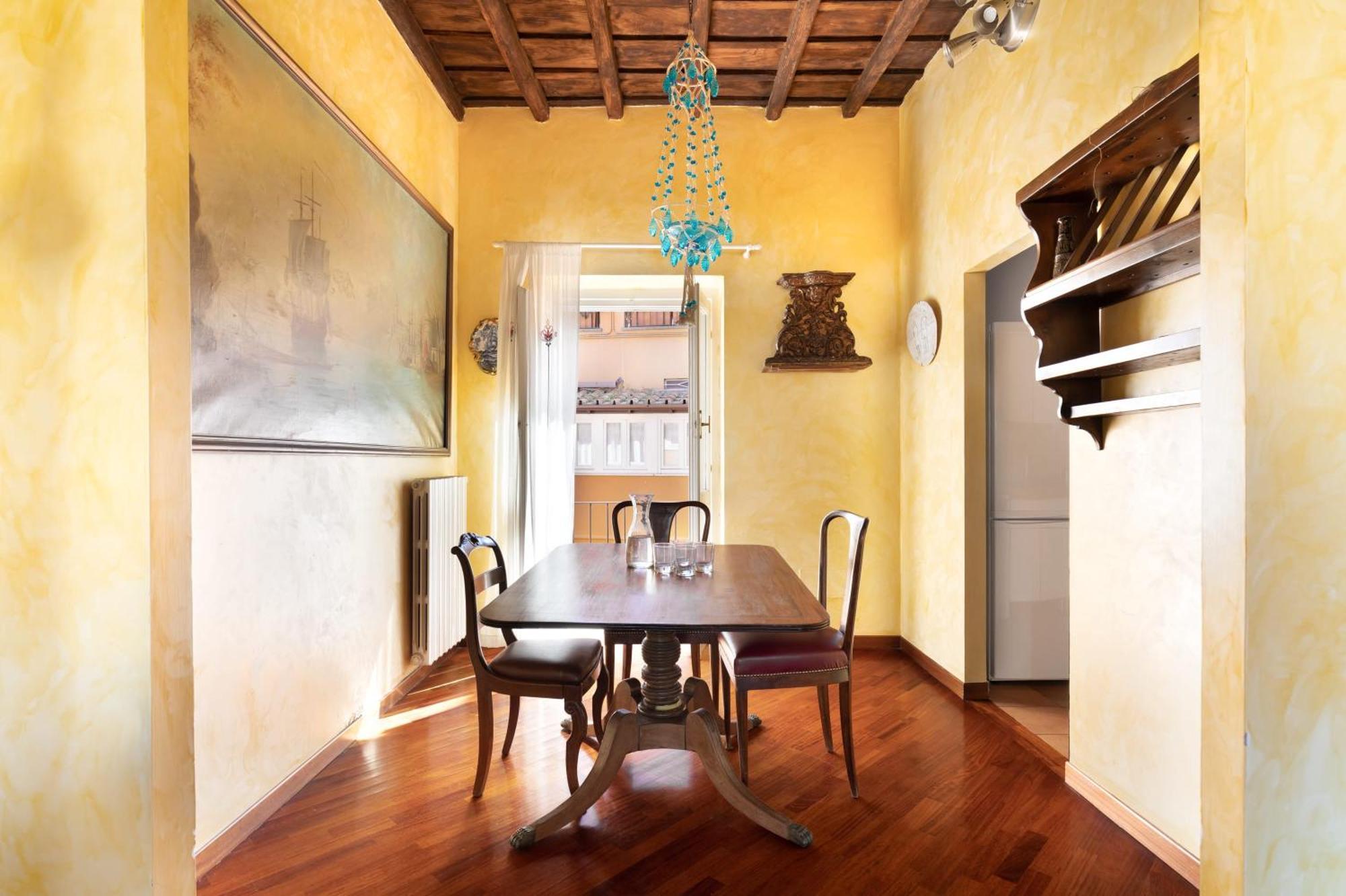 Apartment Trevi Comfortable With Terrace | Romeloft *