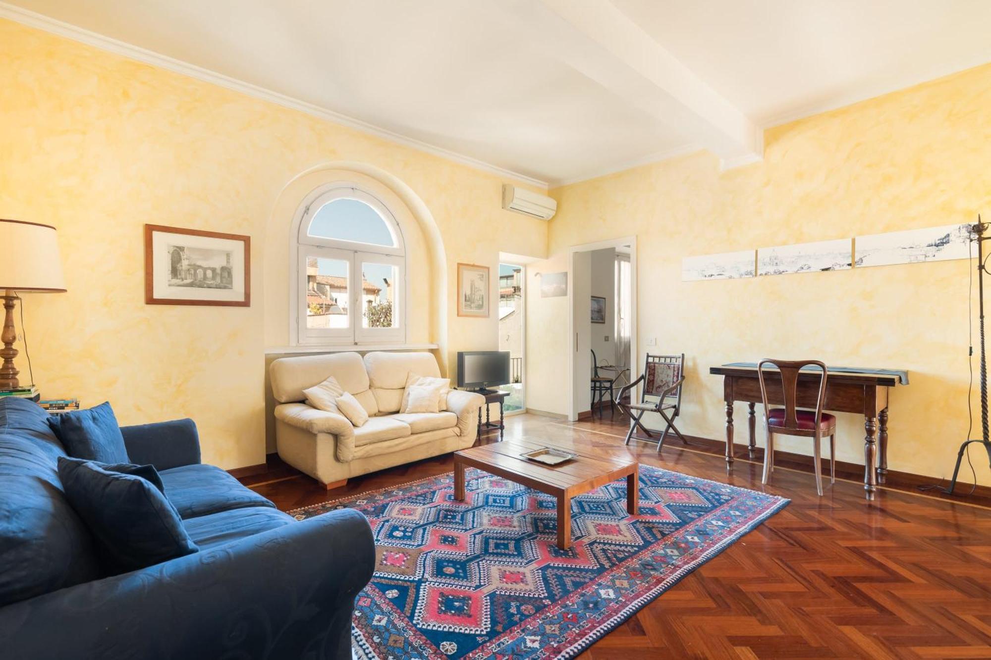 Trevi Comfortable With Terrace | Romeloft Apartment Rome