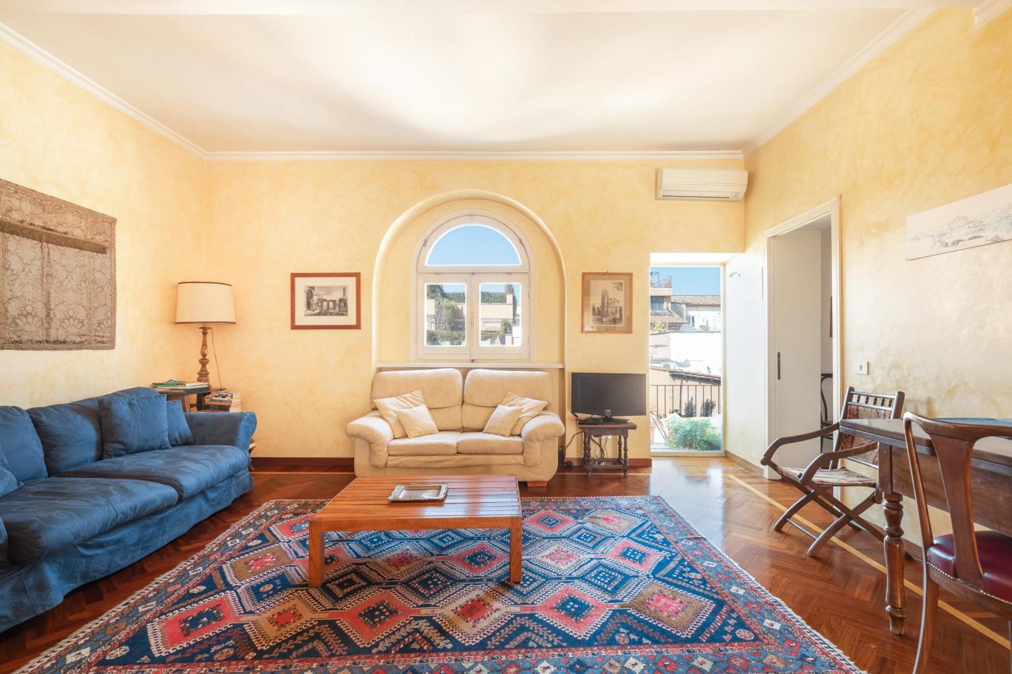 Trevi Comfortable With Terrace | Romeloft Rome
