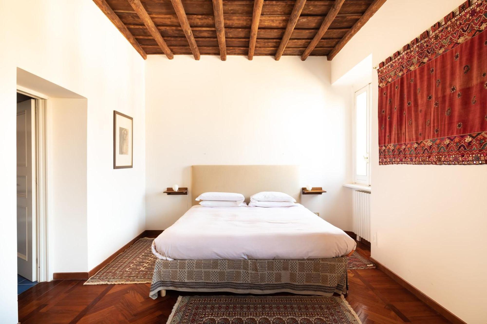 Apartment Trevi Comfortable With Terrace | Romeloft Rome