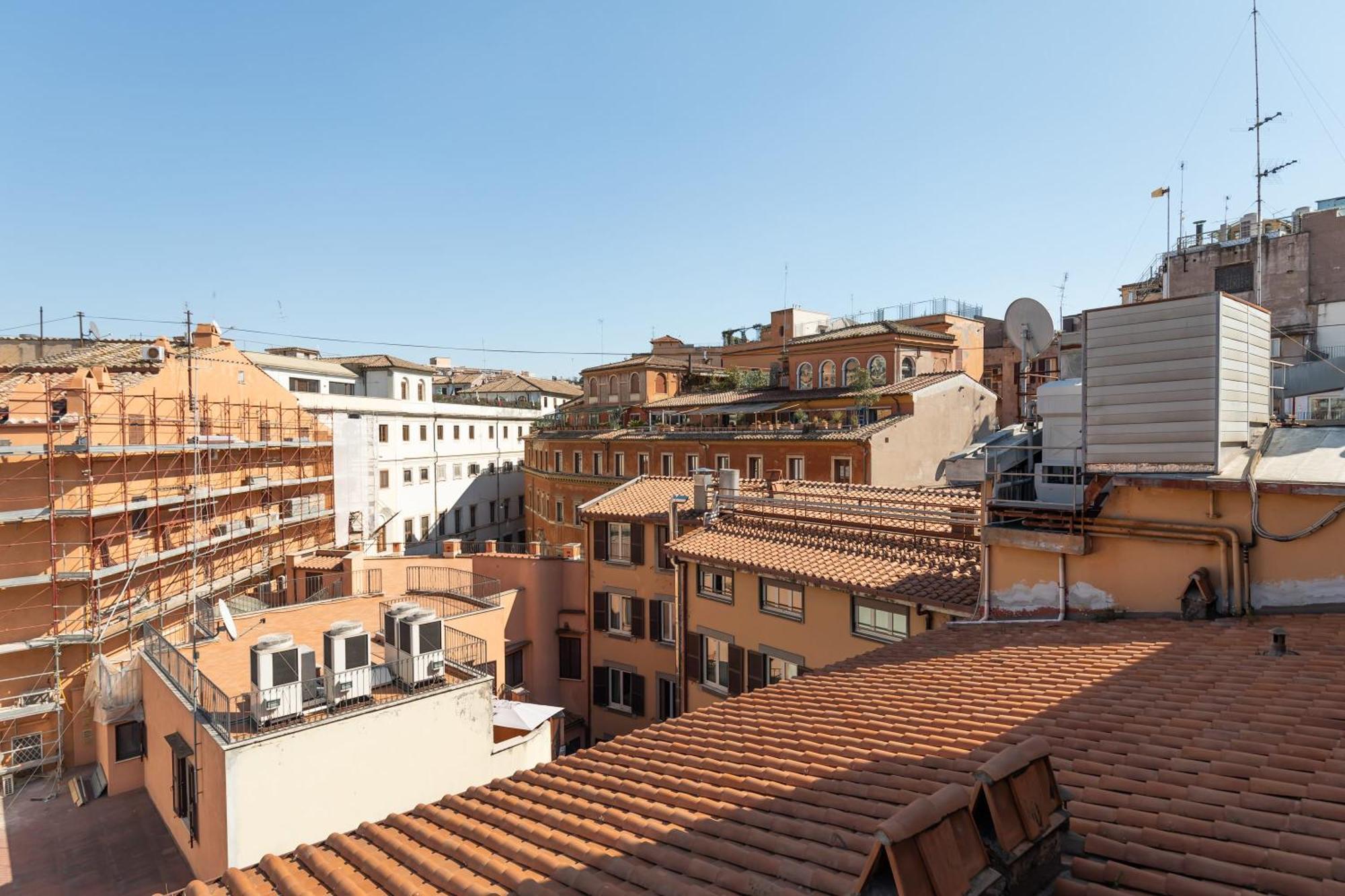 Apartment Trevi Comfortable With Terrace | Romeloft Rome