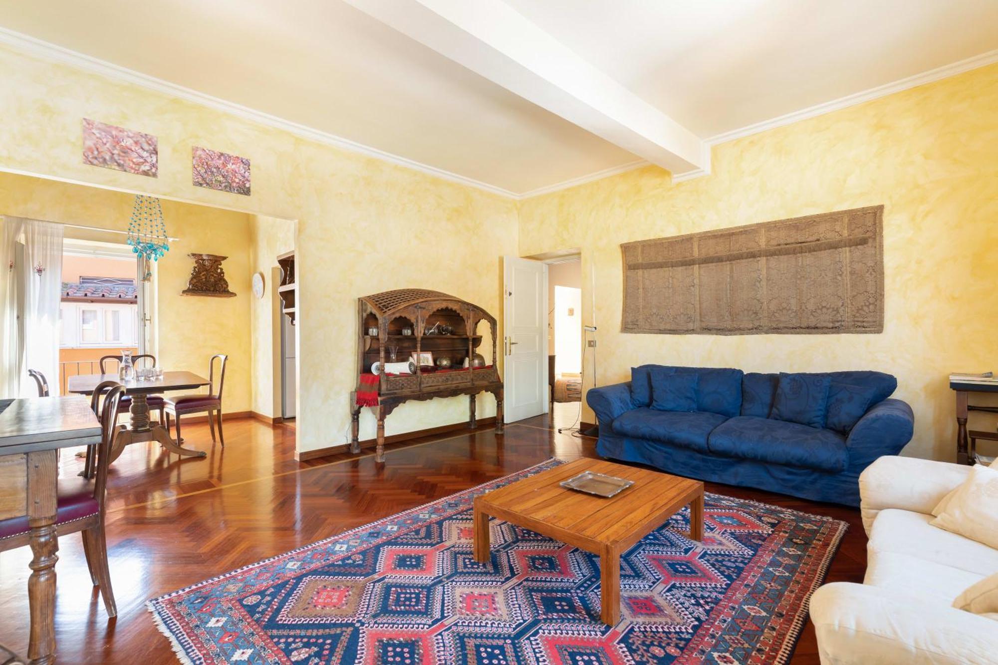 Trevi Comfortable With Terrace | Romeloft Apartment Rome