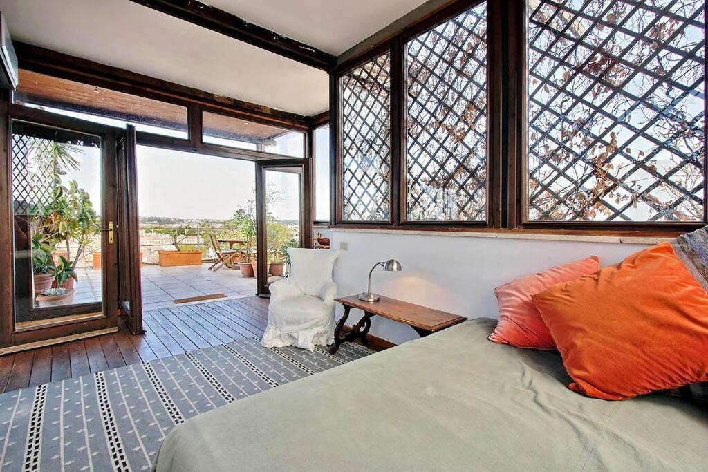 Sant'onofrio Terrace Apartment *