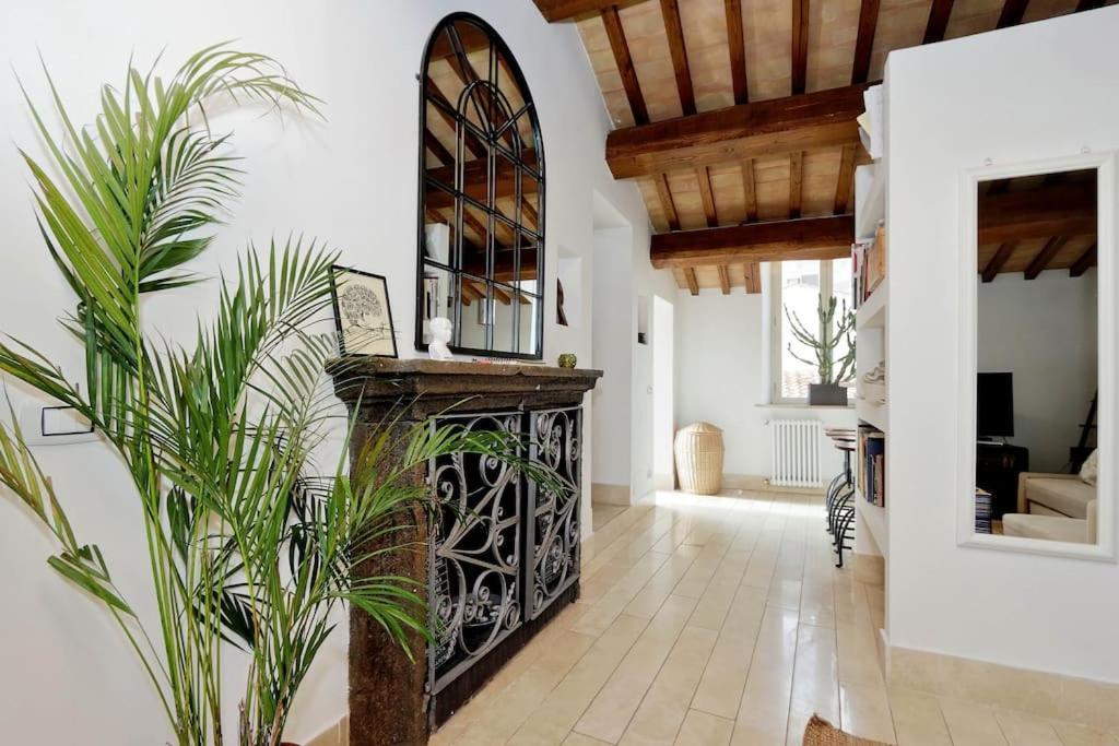Pantheon Stylish Attic Roma