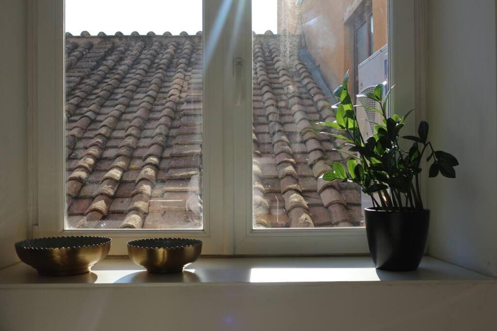 Trevi Fountain Luxury Flat Rom