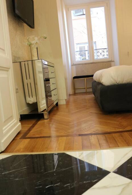Trevi Fountain Luxury Flat Rom