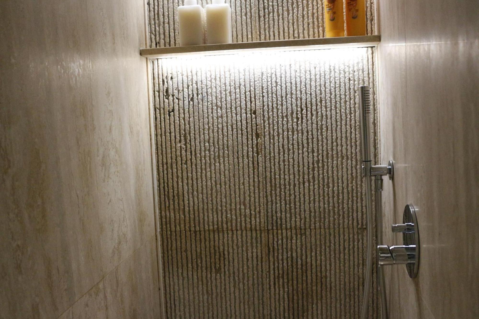 Trevi Fountain Luxury Flat