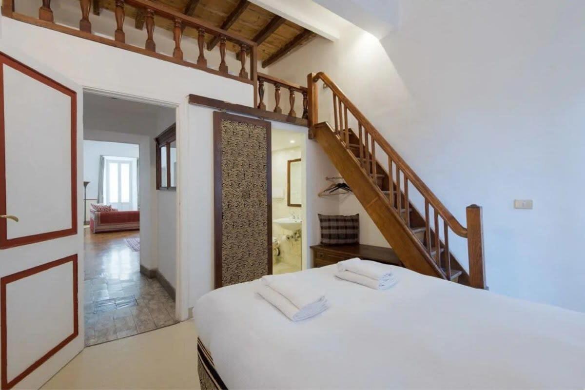 Farnese Designer Loft By Romeloft Roma