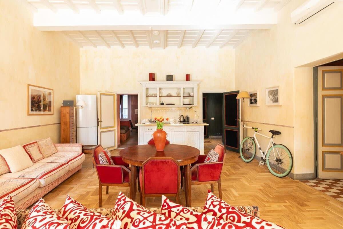 Farnese Designer Loft By Romeloft Apartamento