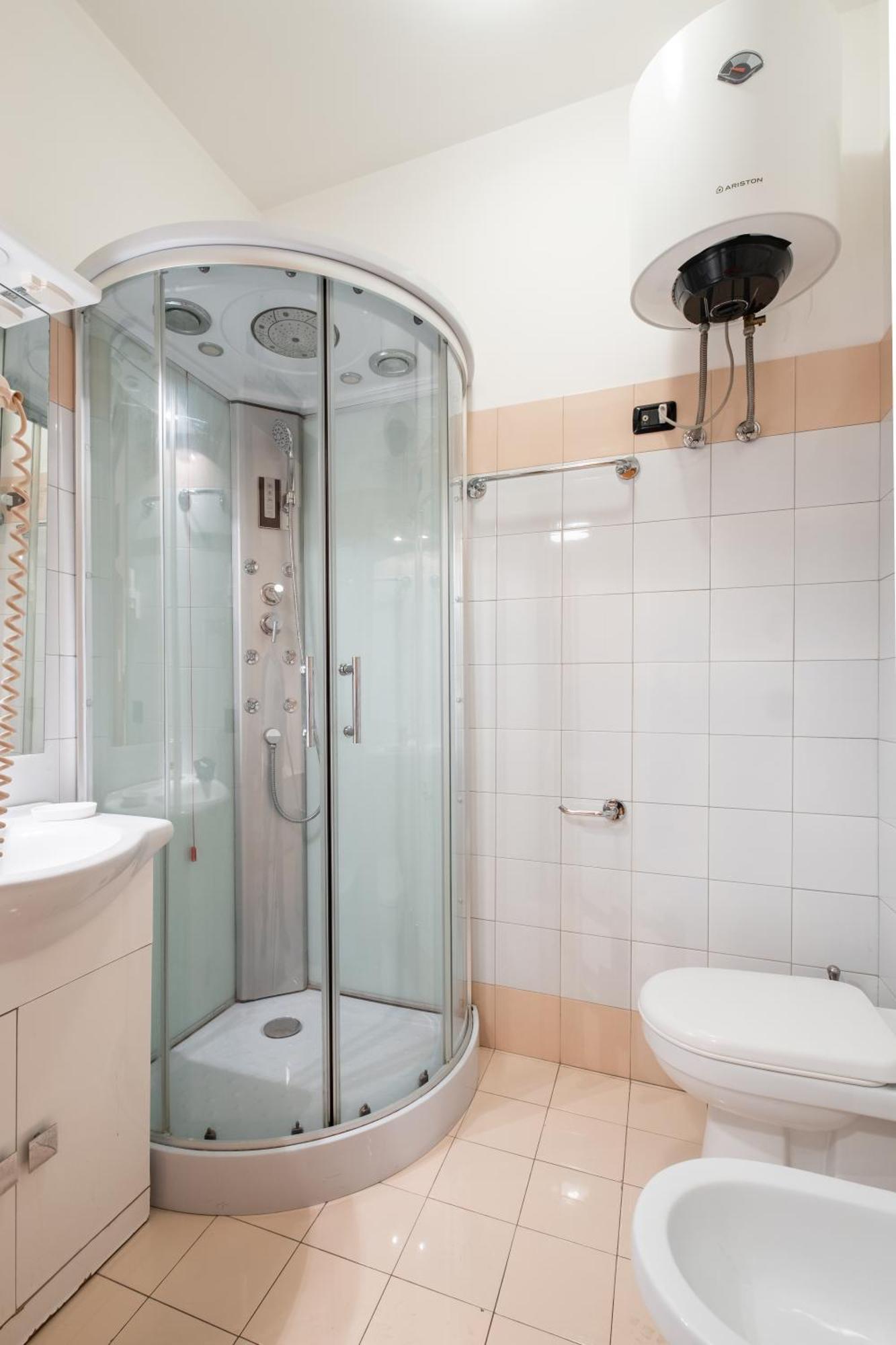 Apartamento 4bnb - Reale House Roma